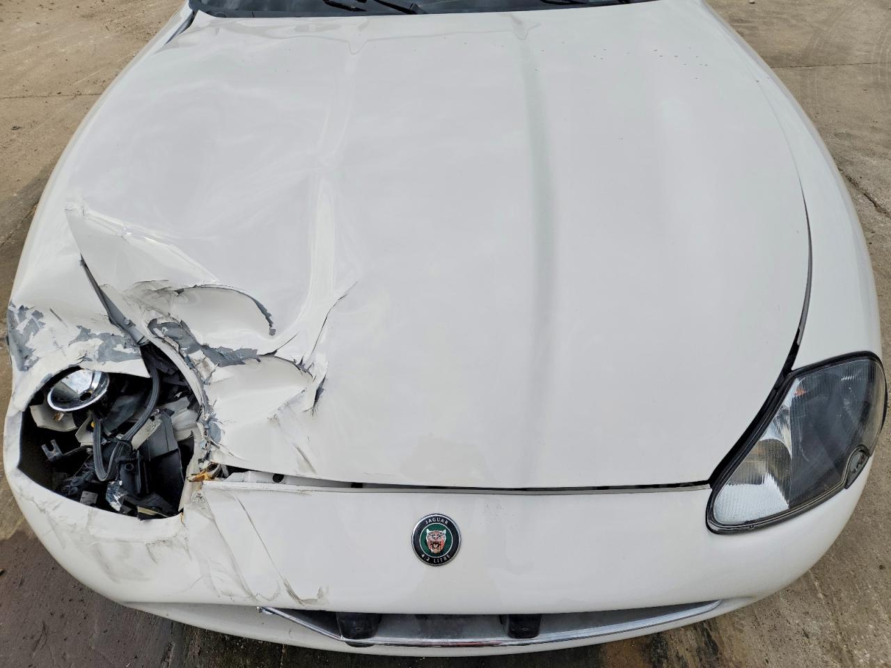 2006 Jaguar Xk8 White vin: SAJDA42CX62A45655