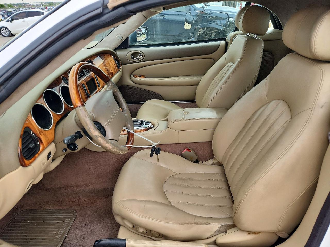 2006 Jaguar Xk8 White vin: SAJDA42CX62A45655