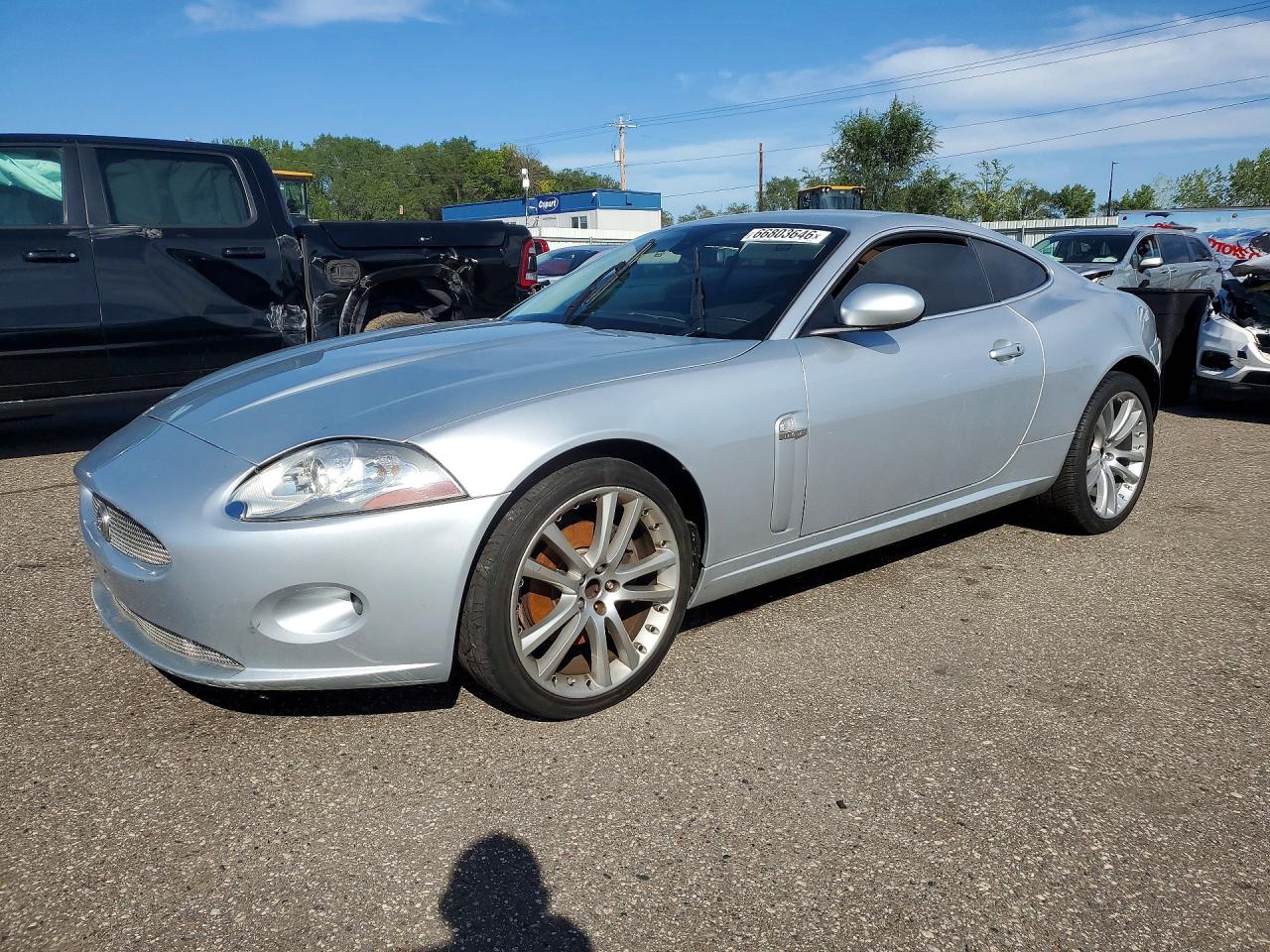 2007 Jaguar Xk Silver vin: SAJDA43B475B04155