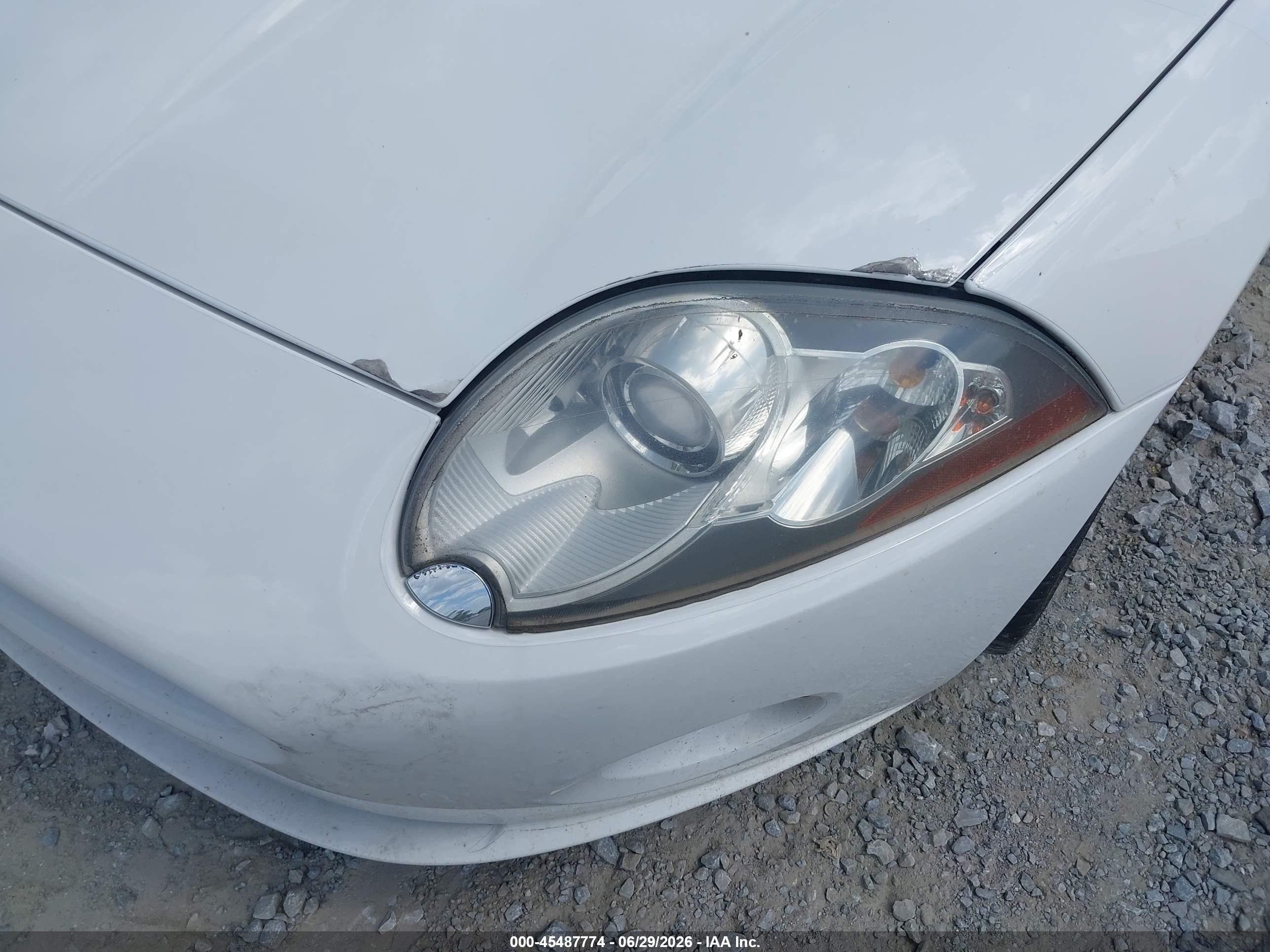 2007 Jaguar Xk   White vin: SAJDA44B075B05639