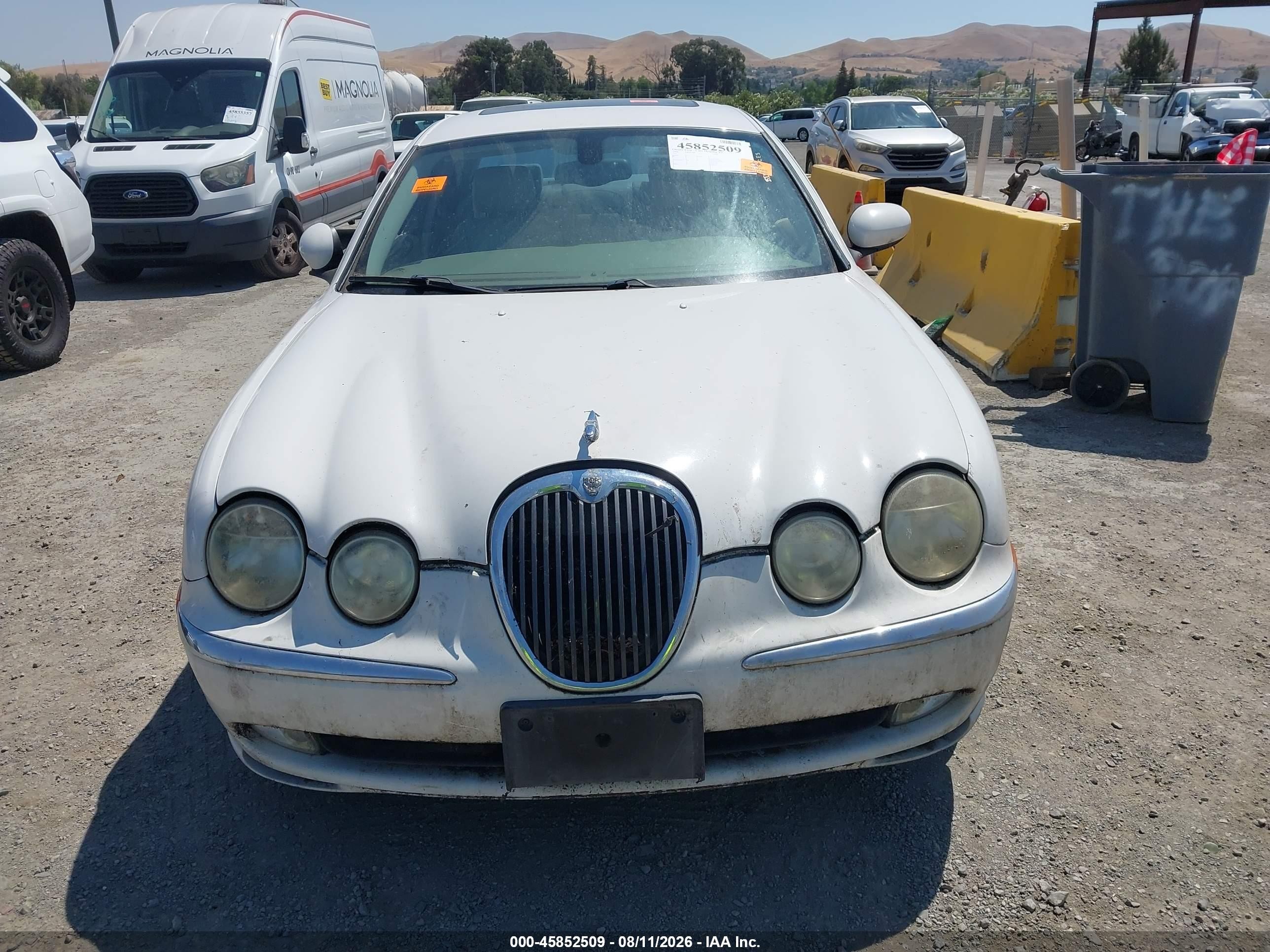 2004 Jaguar S-type 4.2l V8 White vin: SAJEA01U24HM96657