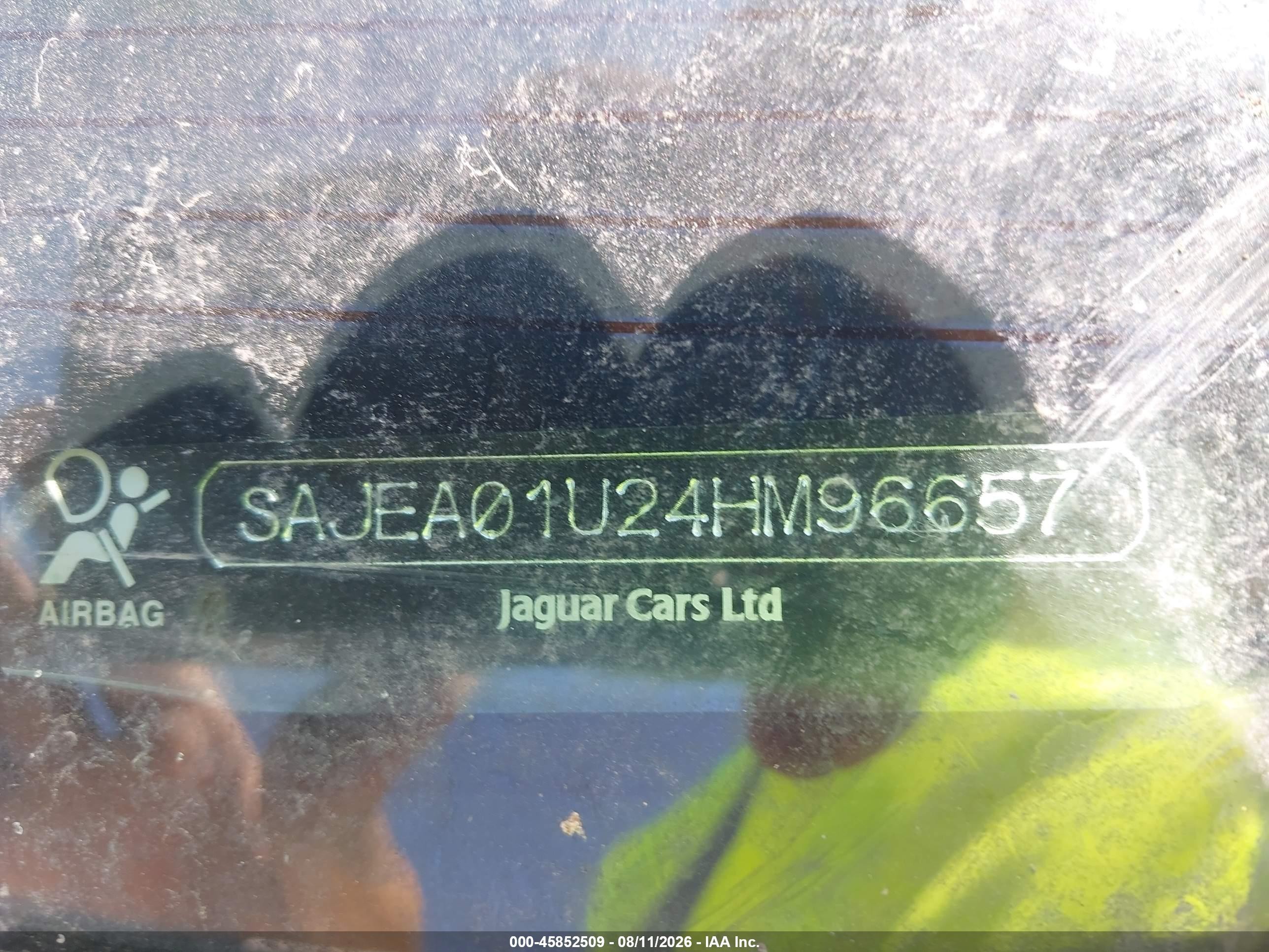 2004 Jaguar S-type 4.2l V8 White vin: SAJEA01U24HM96657