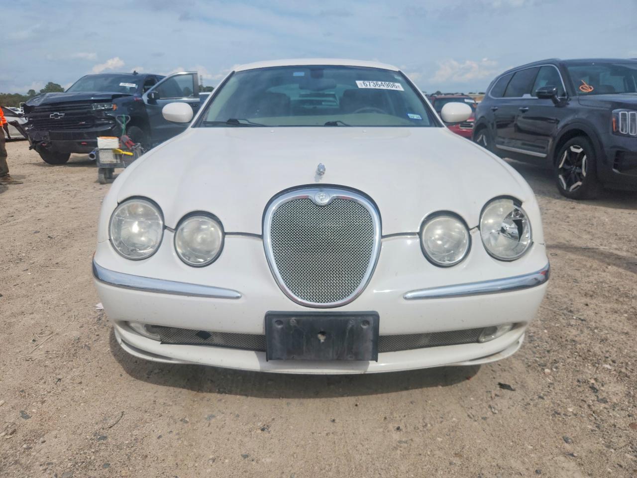 2004 Jaguar S-type 4.2 White vin: SAJEA01U94HN07962
