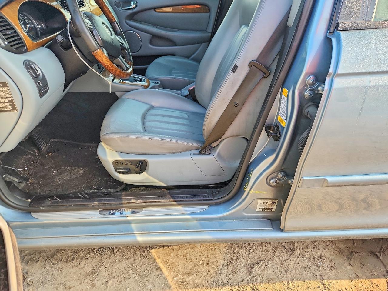 2004 Jaguar X-type 3.0 Blue vin: SAJEA51C24WD95363
