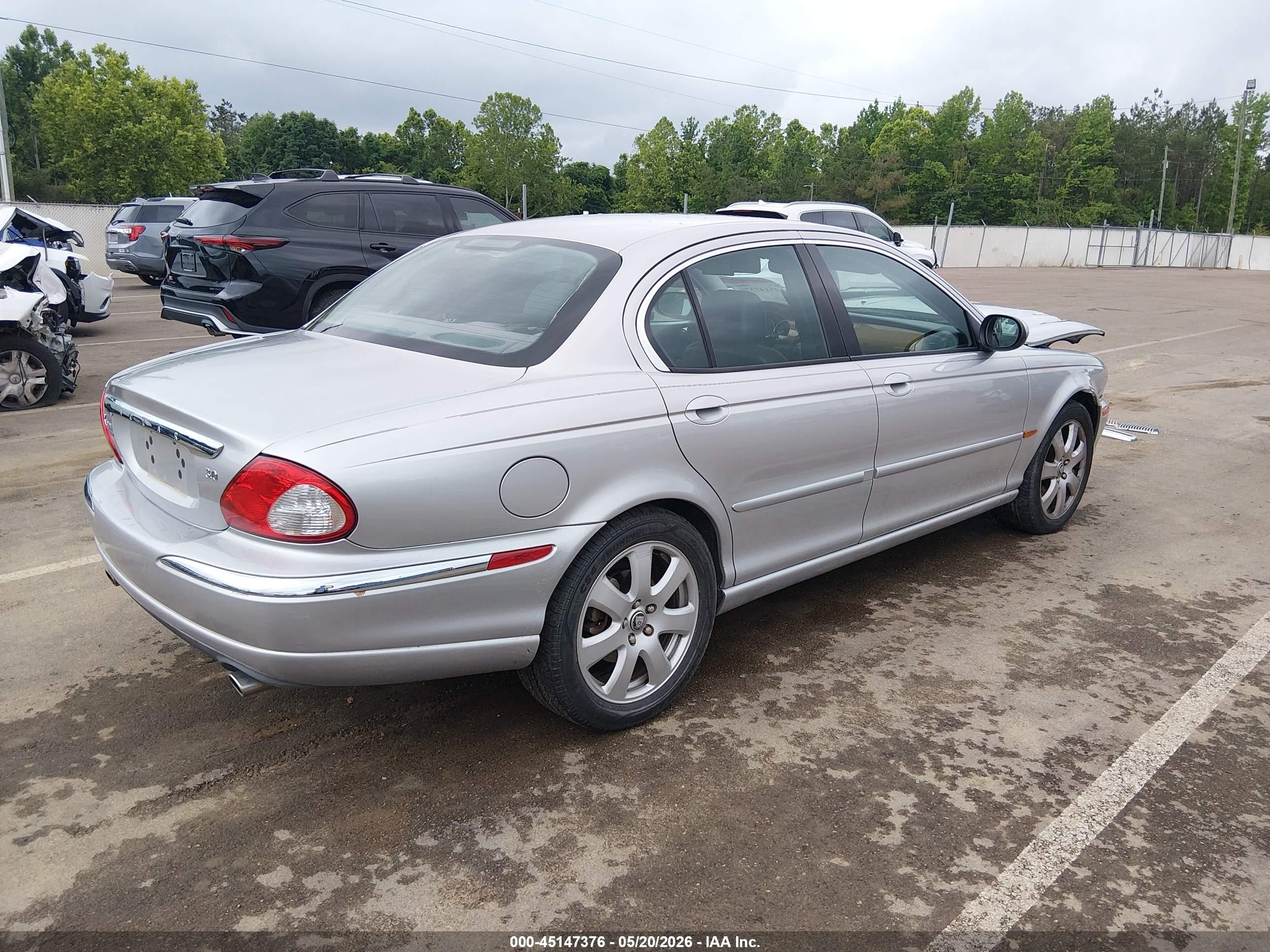 2004 Jaguar X-type 3.0 Silver vin: SAJEA51C24WE02358