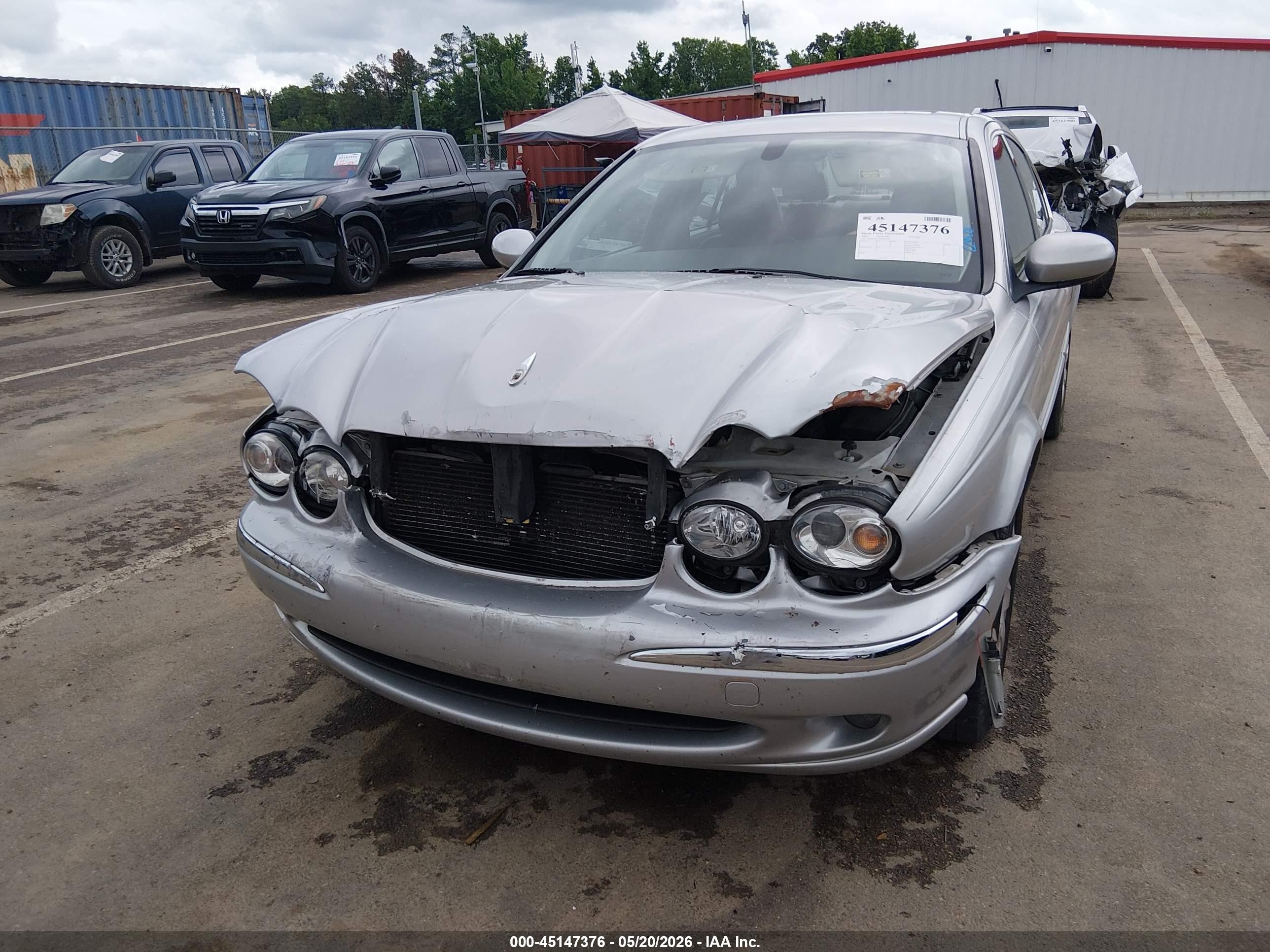 2004 Jaguar X-type 3.0 Silver vin: SAJEA51C24WE02358
