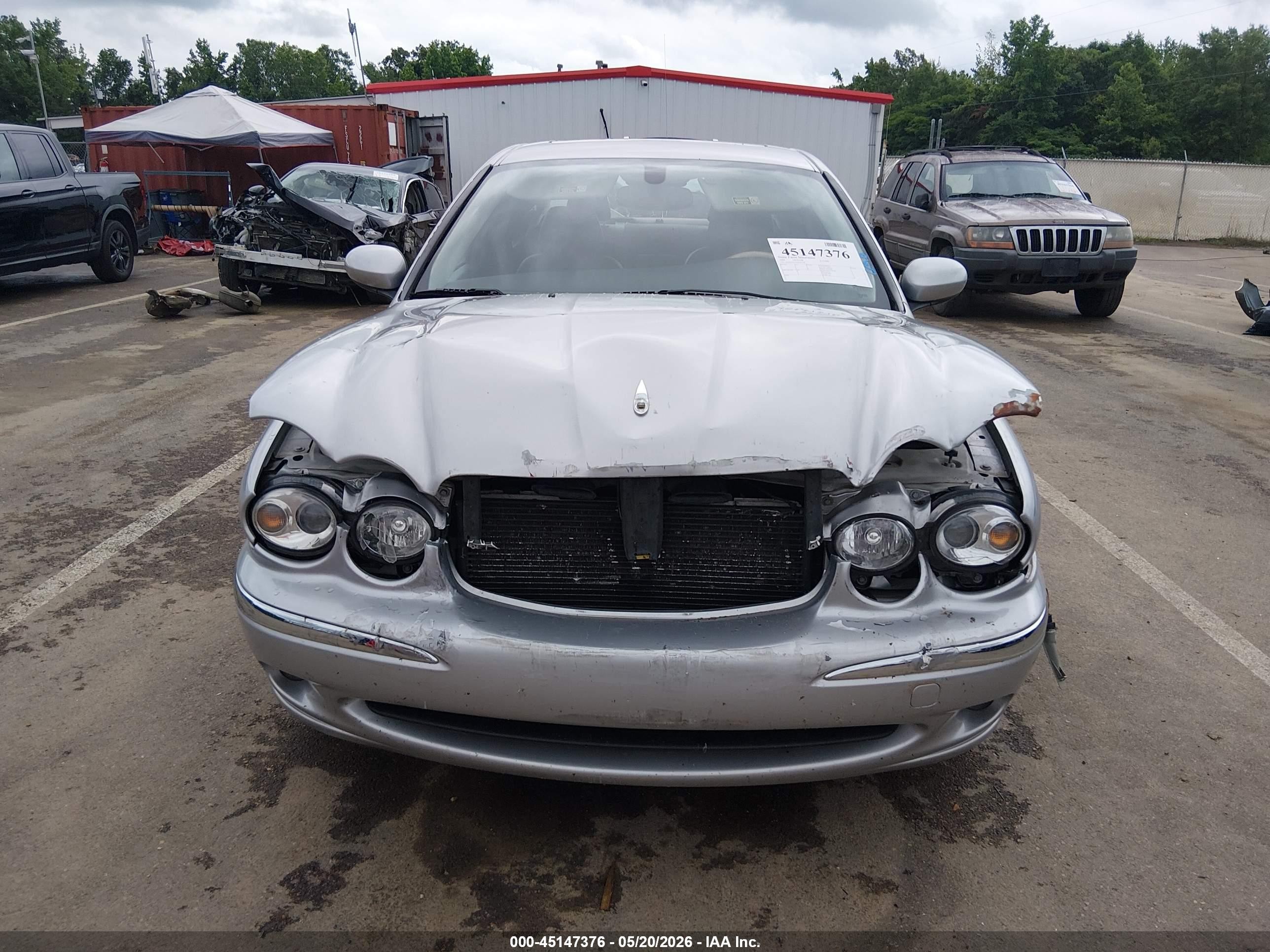 2004 Jaguar X-type 3.0 Silver vin: SAJEA51C24WE02358