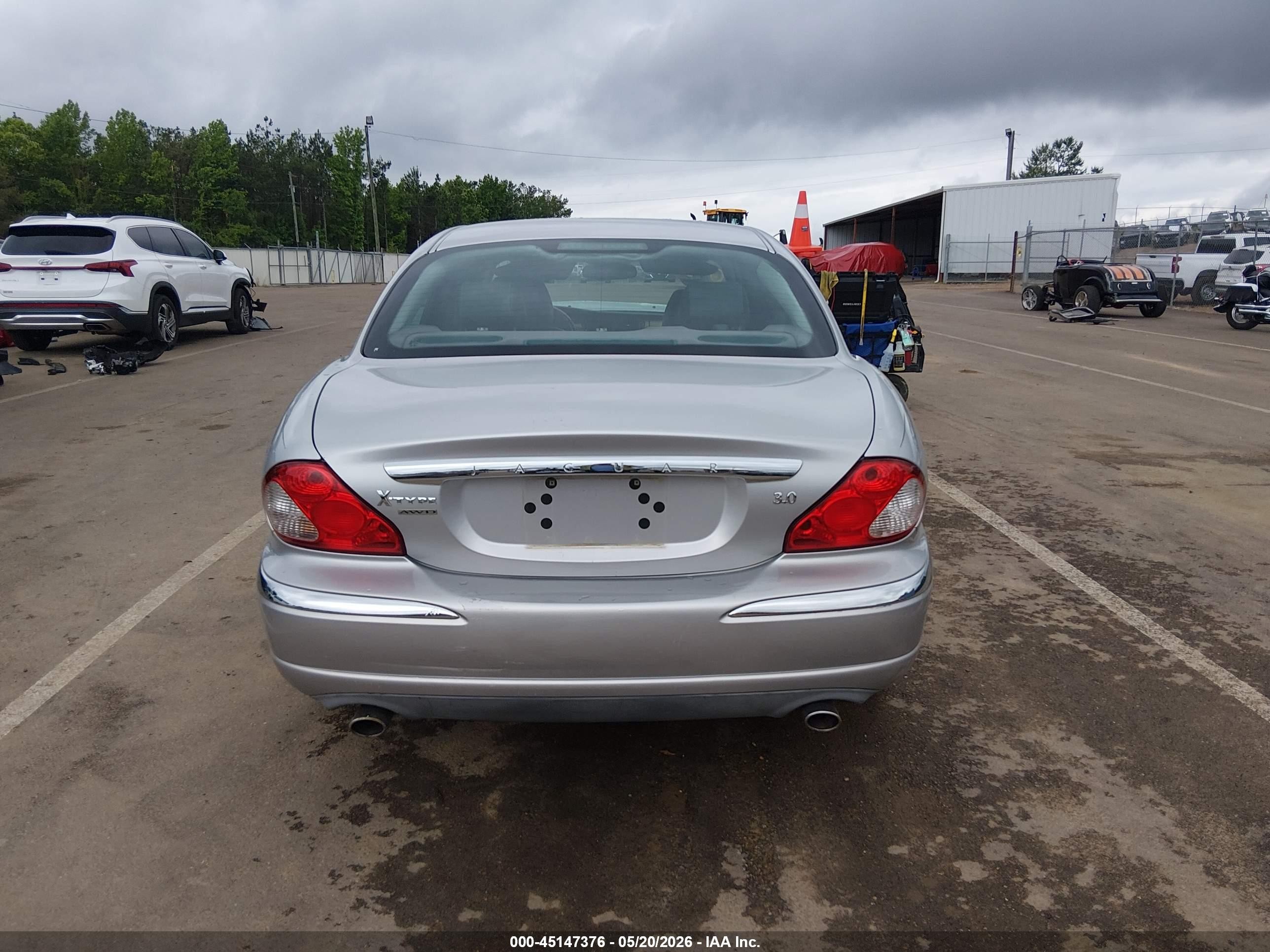 2004 Jaguar X-type 3.0 Silver vin: SAJEA51C24WE02358