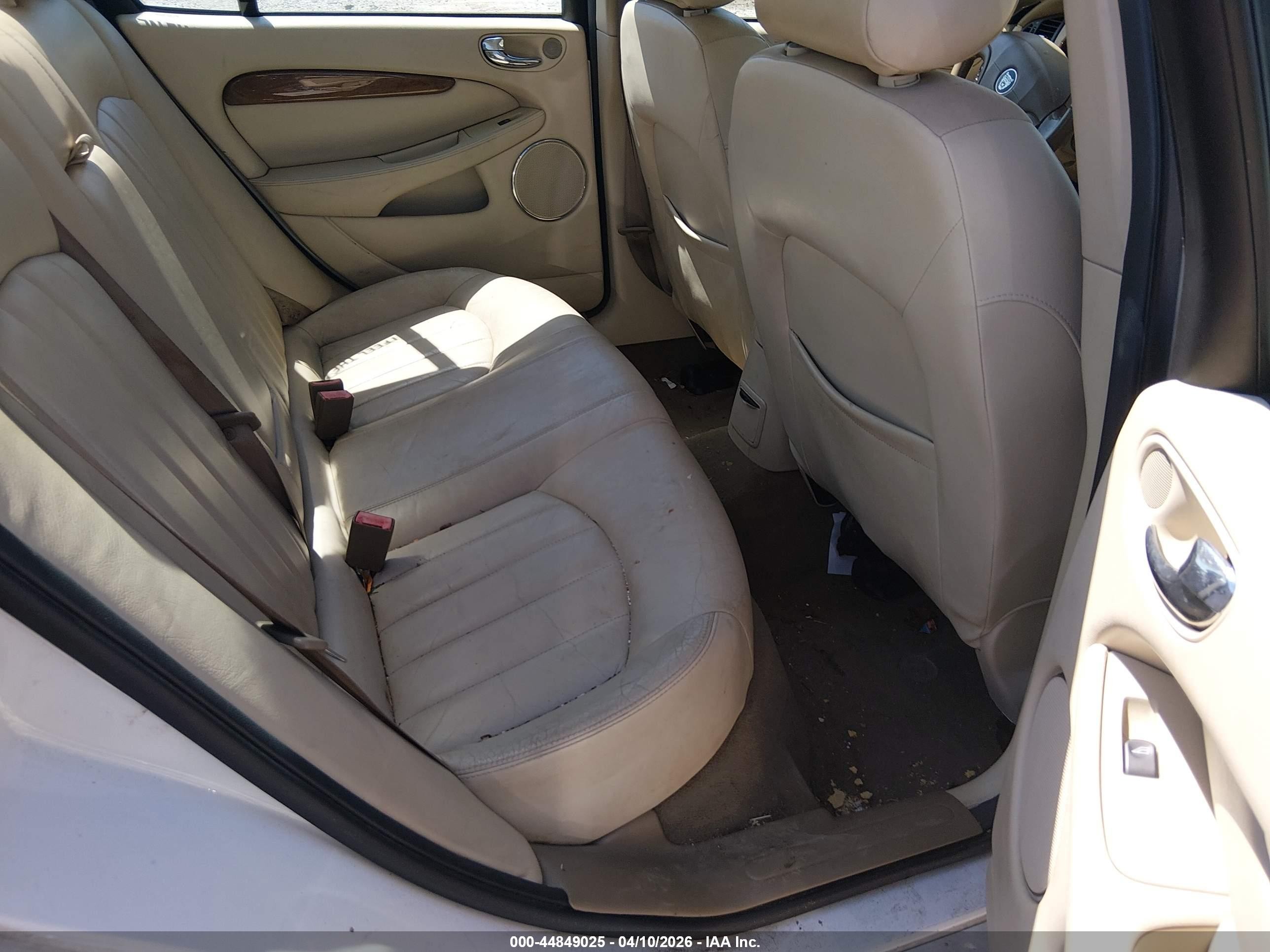 2002 Jaguar X-type 3.0l White vin: SAJEA51C32WC30838