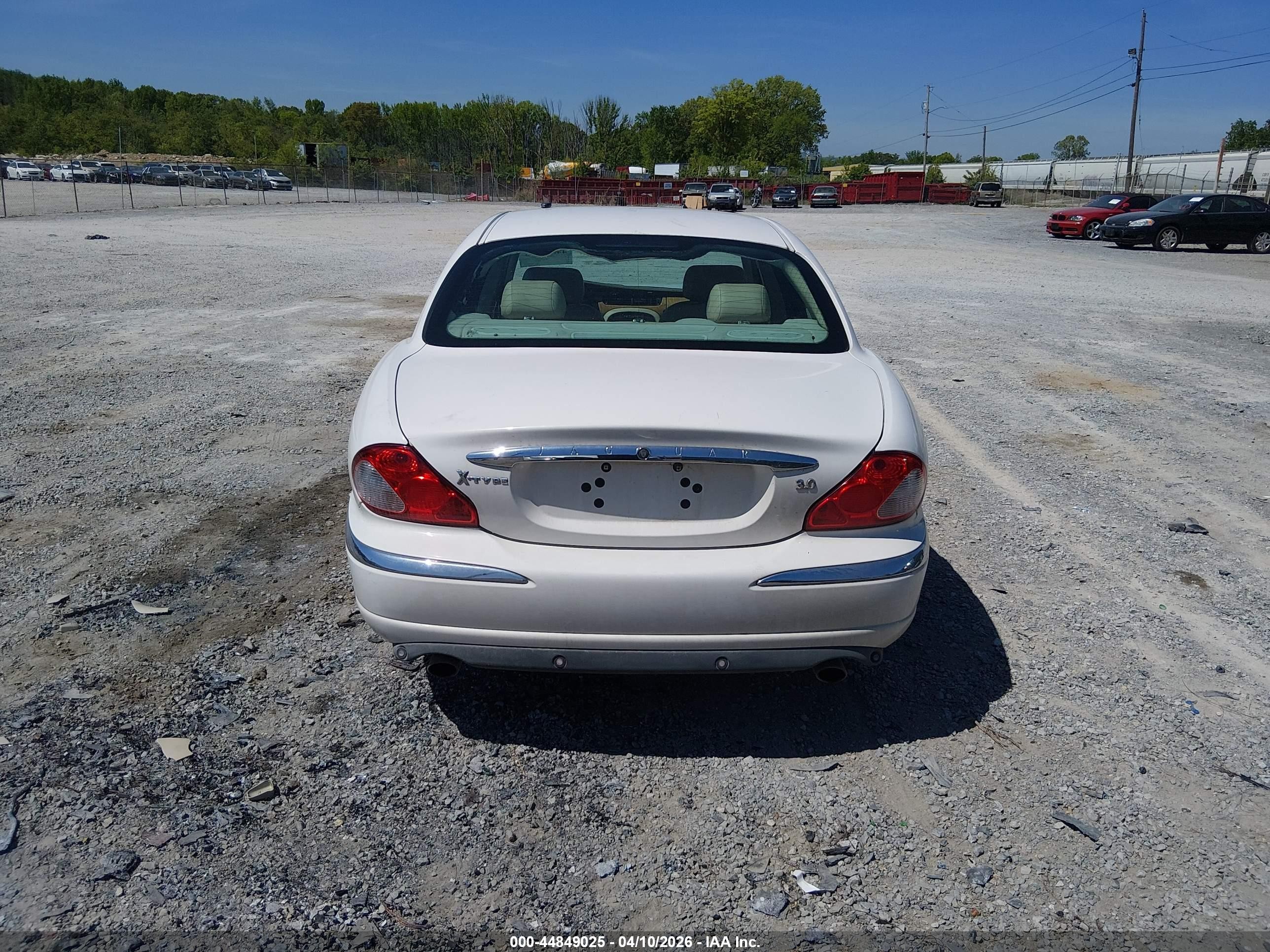 2002 Jaguar X-type 3.0l White vin: SAJEA51C32WC30838