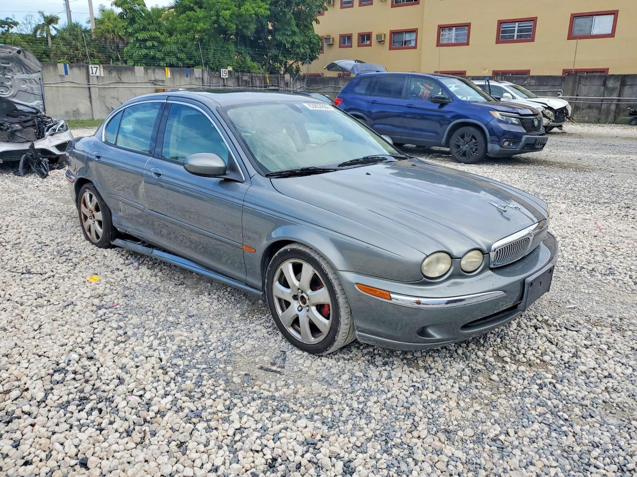 2004 Jaguar X-type 3.0 Silver vin: SAJEA51C34WD89703