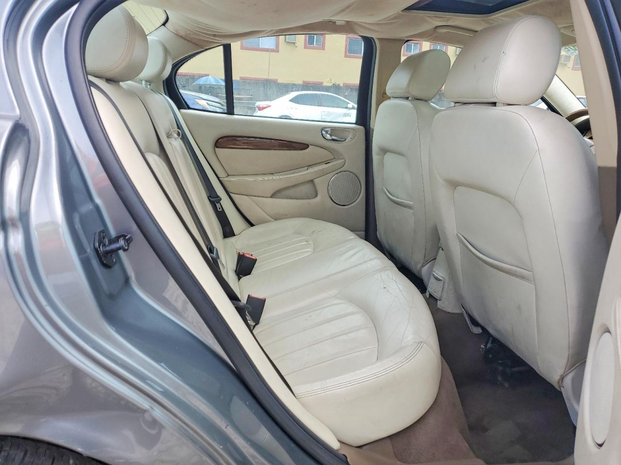 2004 Jaguar X-type 3.0 Silver vin: SAJEA51C34WD89703