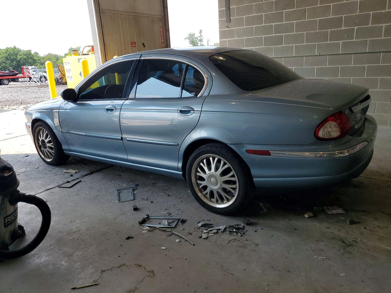 2004 Jaguar X-type 3.0 Blue vin: SAJEA51C54WE05920