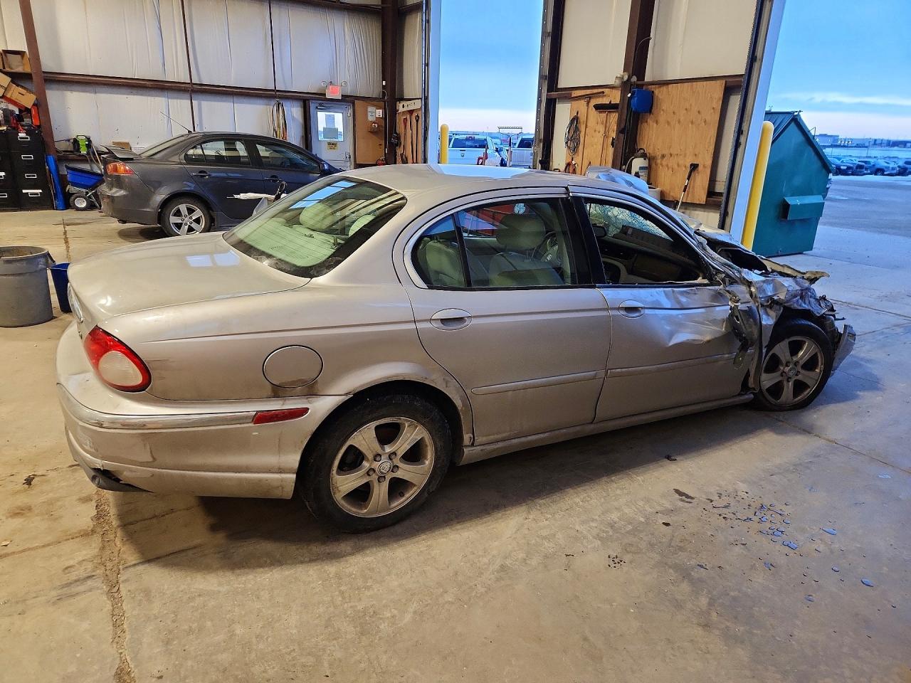 2002 Jaguar X-type 3.0 Silver vin: SAJEA51C62WC68614