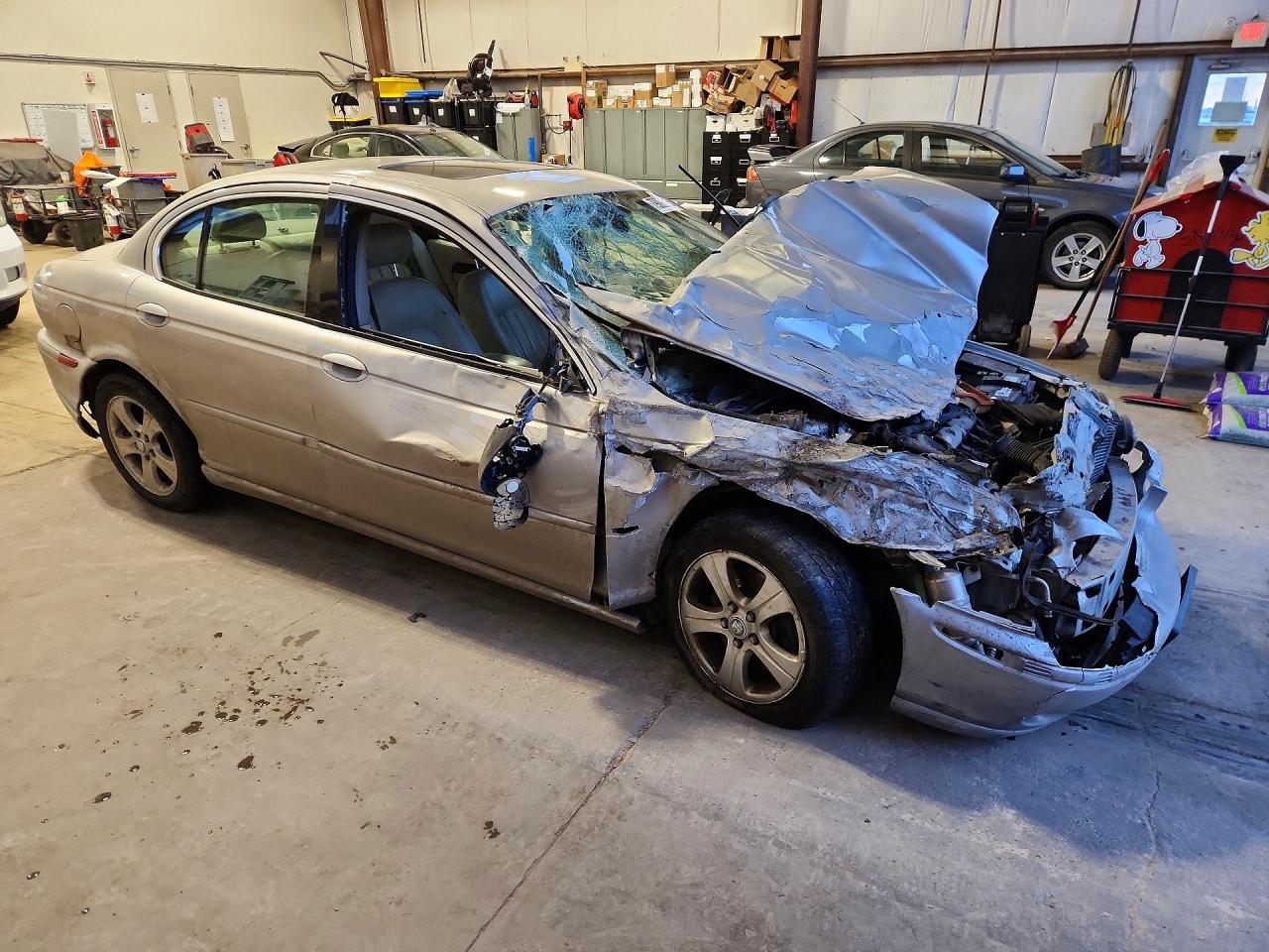 2002 Jaguar X-type 3.0 Silver vin: SAJEA51C62WC68614