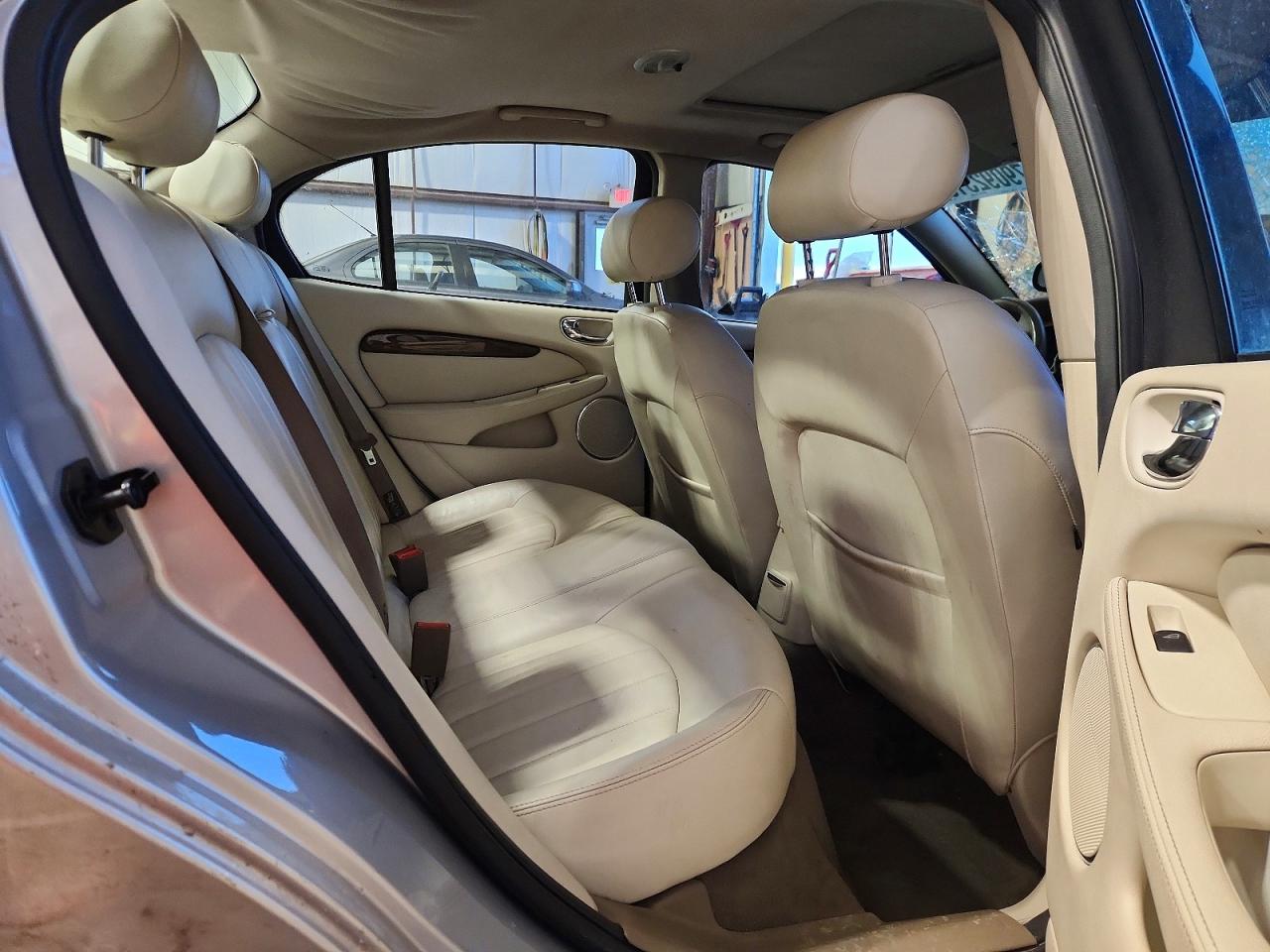 2002 Jaguar X-type 3.0 Silver vin: SAJEA51C62WC68614