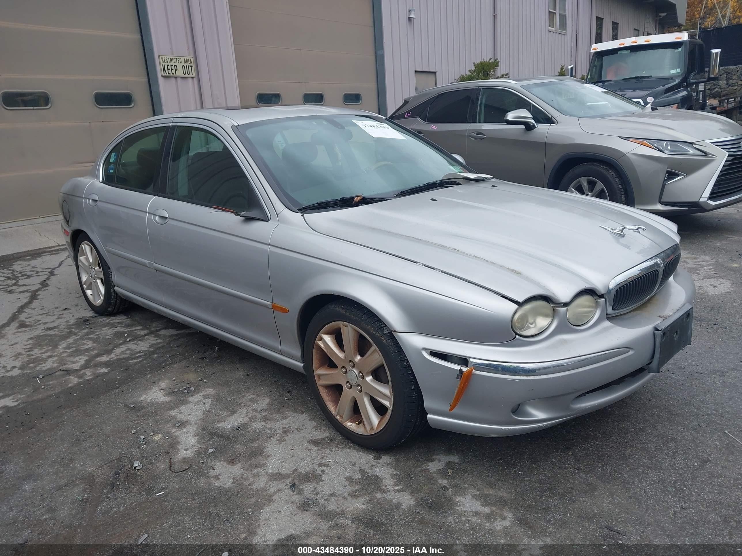 SAJEA51C63WD27954