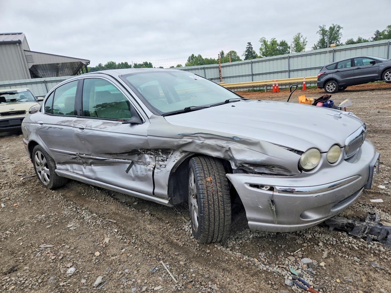 2004 Jaguar X-type 3.0 Silver vin: SAJEA51C84WD67325