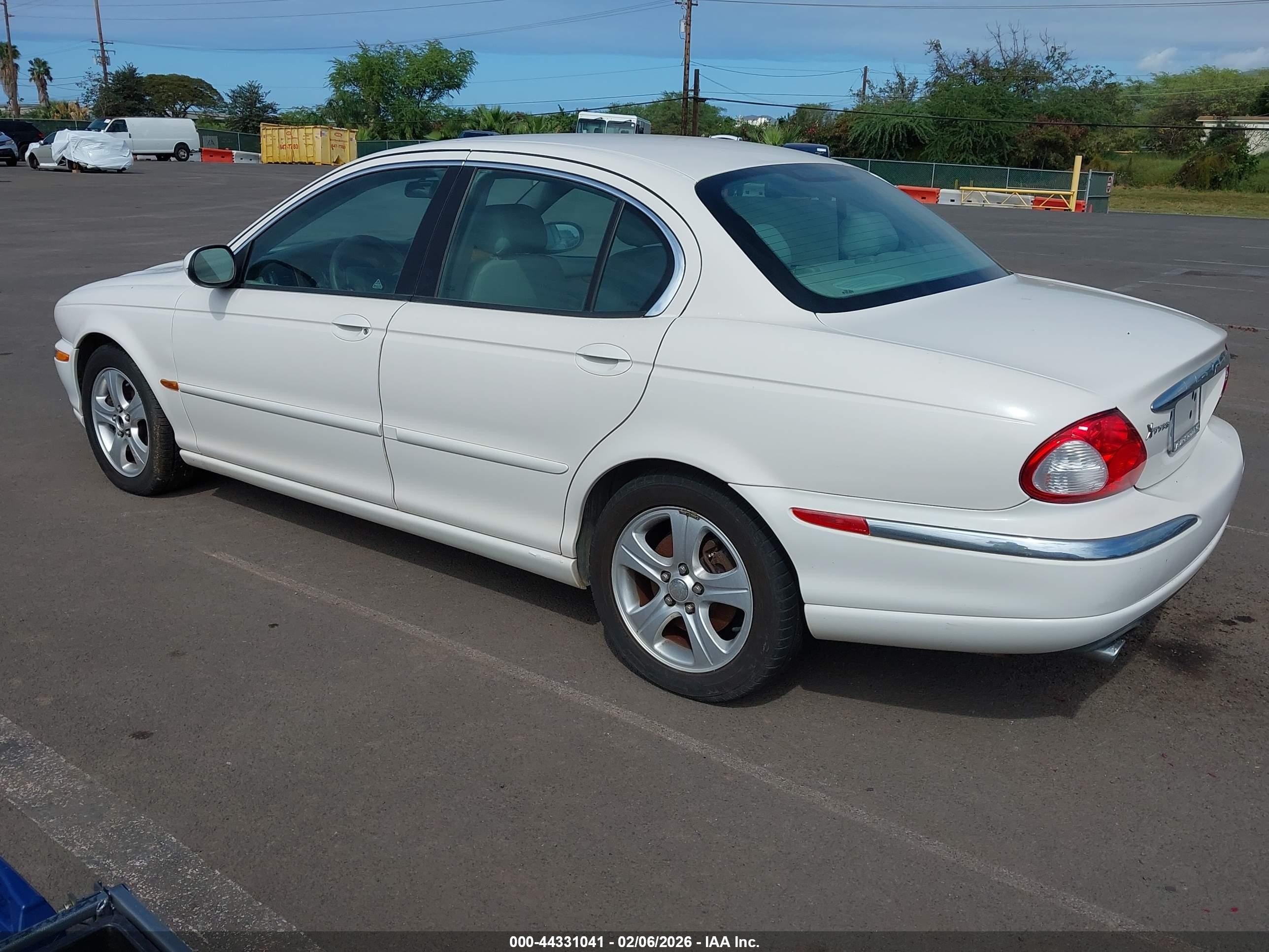 2002 Jaguar X-type 3.0l White vin: SAJEA51C92WC83110