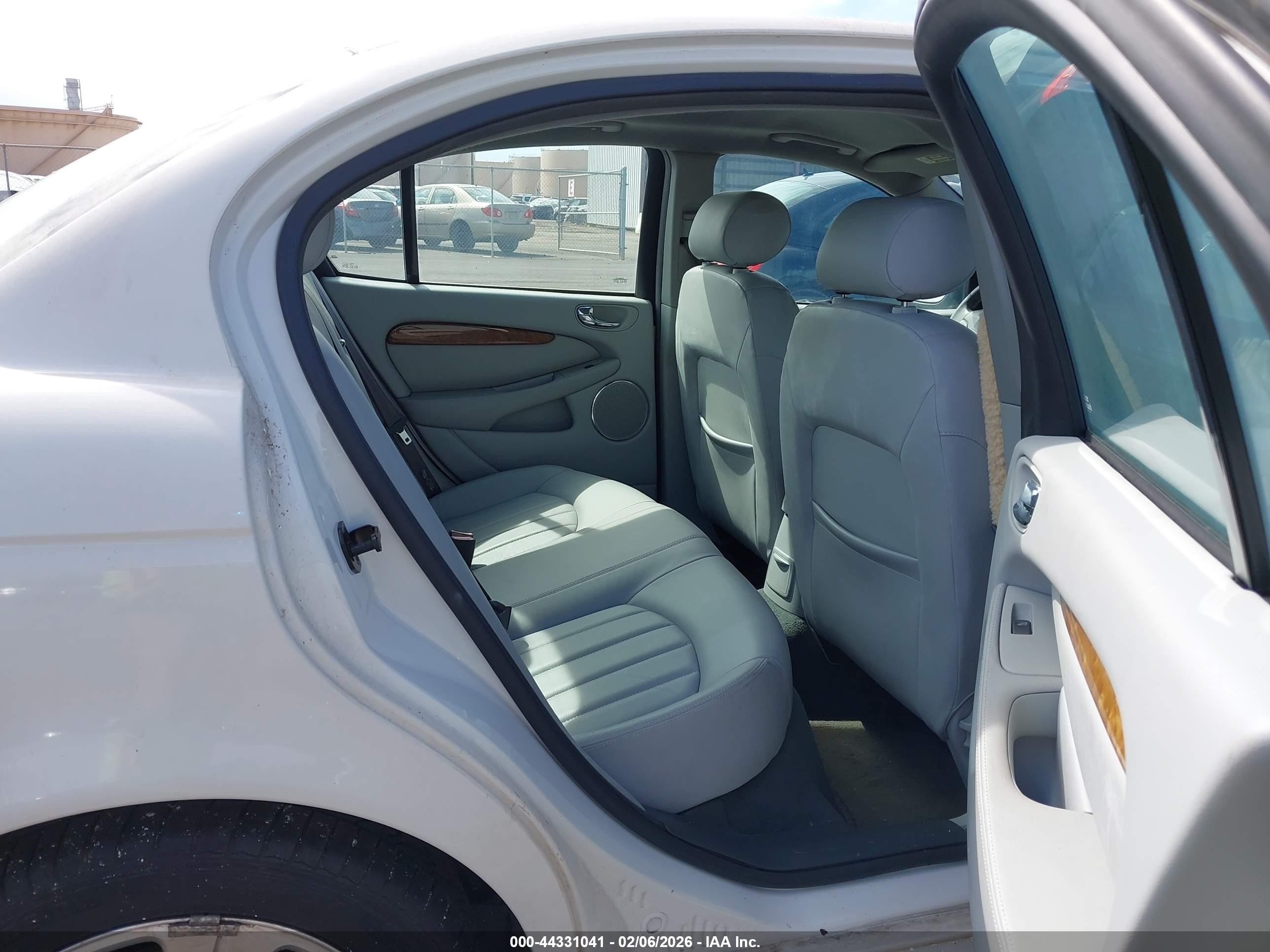 2002 Jaguar X-type 3.0l White vin: SAJEA51C92WC83110