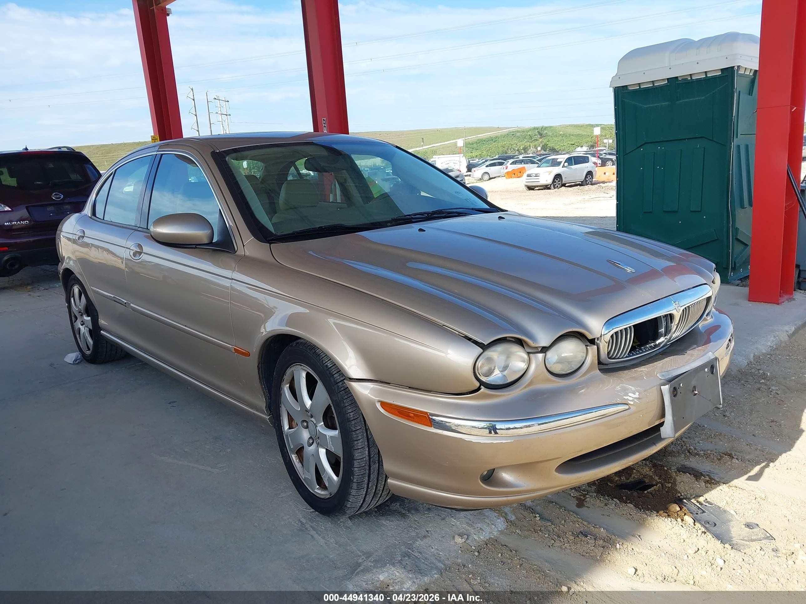 SAJEA51CX4WD77855