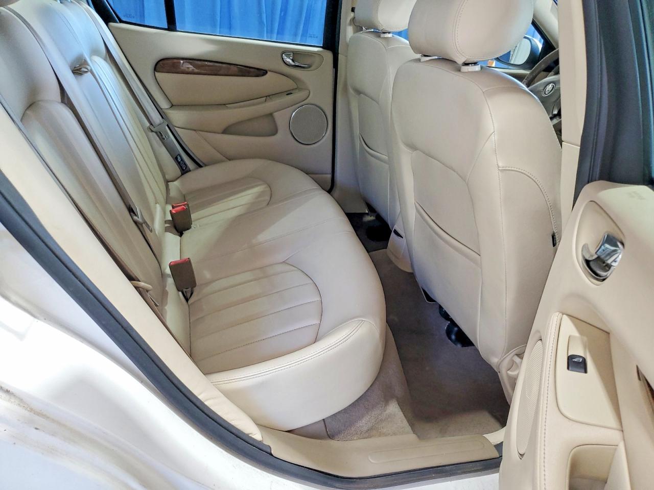 2003 Jaguar X-type White vin: SAJEA51D03XD22994