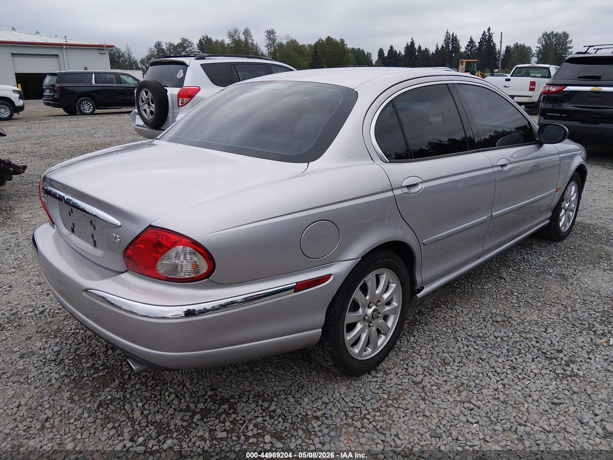 2003 Jaguar X-type 2.5 Silver vin: SAJEA51D13XD02415