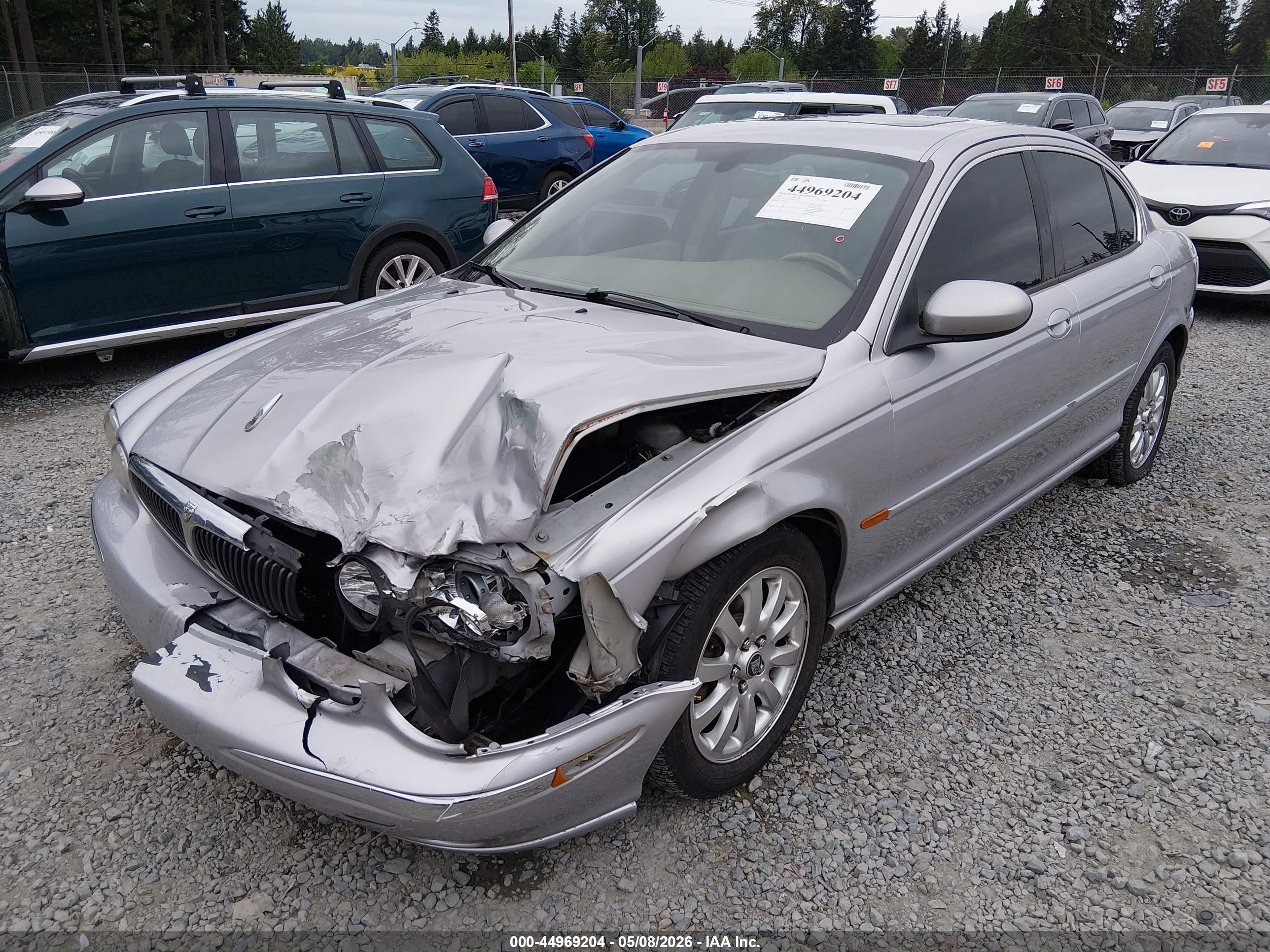 2003 Jaguar X-type 2.5 Silver vin: SAJEA51D13XD02415