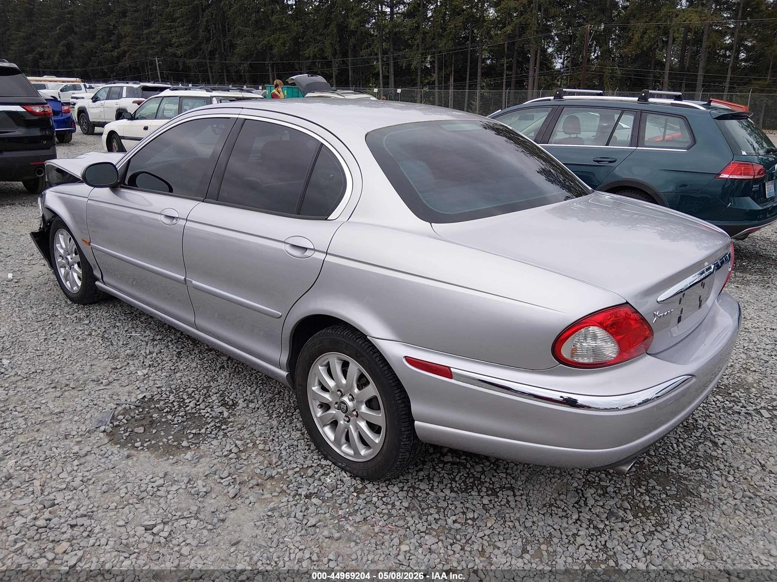 2003 Jaguar X-type 2.5 Silver vin: SAJEA51D13XD02415