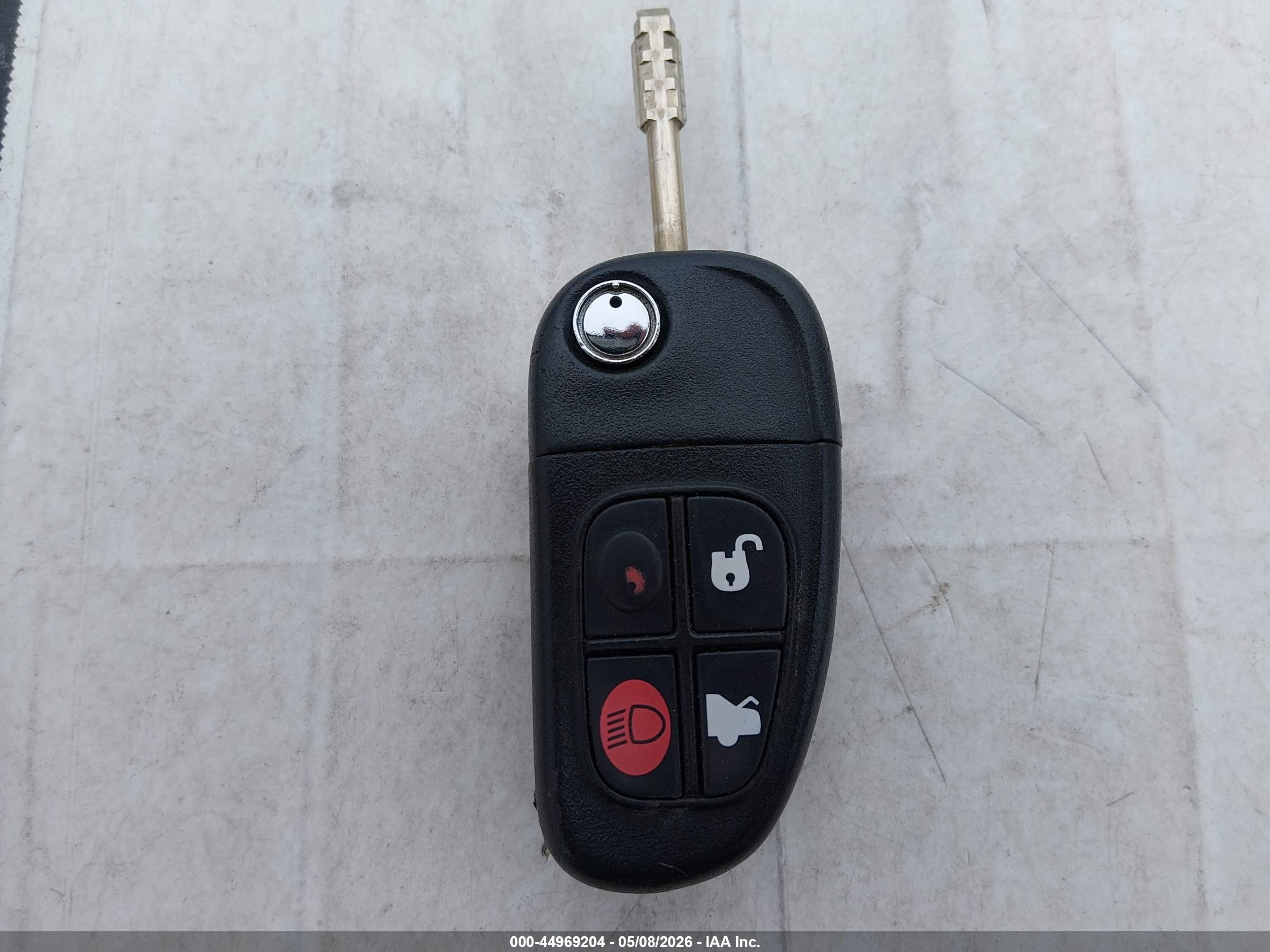 2003 Jaguar X-type 2.5 Silver vin: SAJEA51D13XD02415