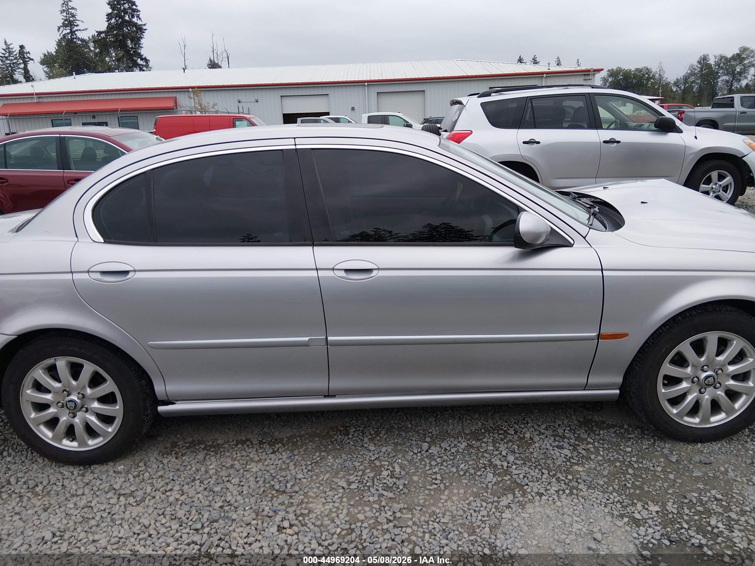 2003 Jaguar X-type 2.5 Silver vin: SAJEA51D13XD02415