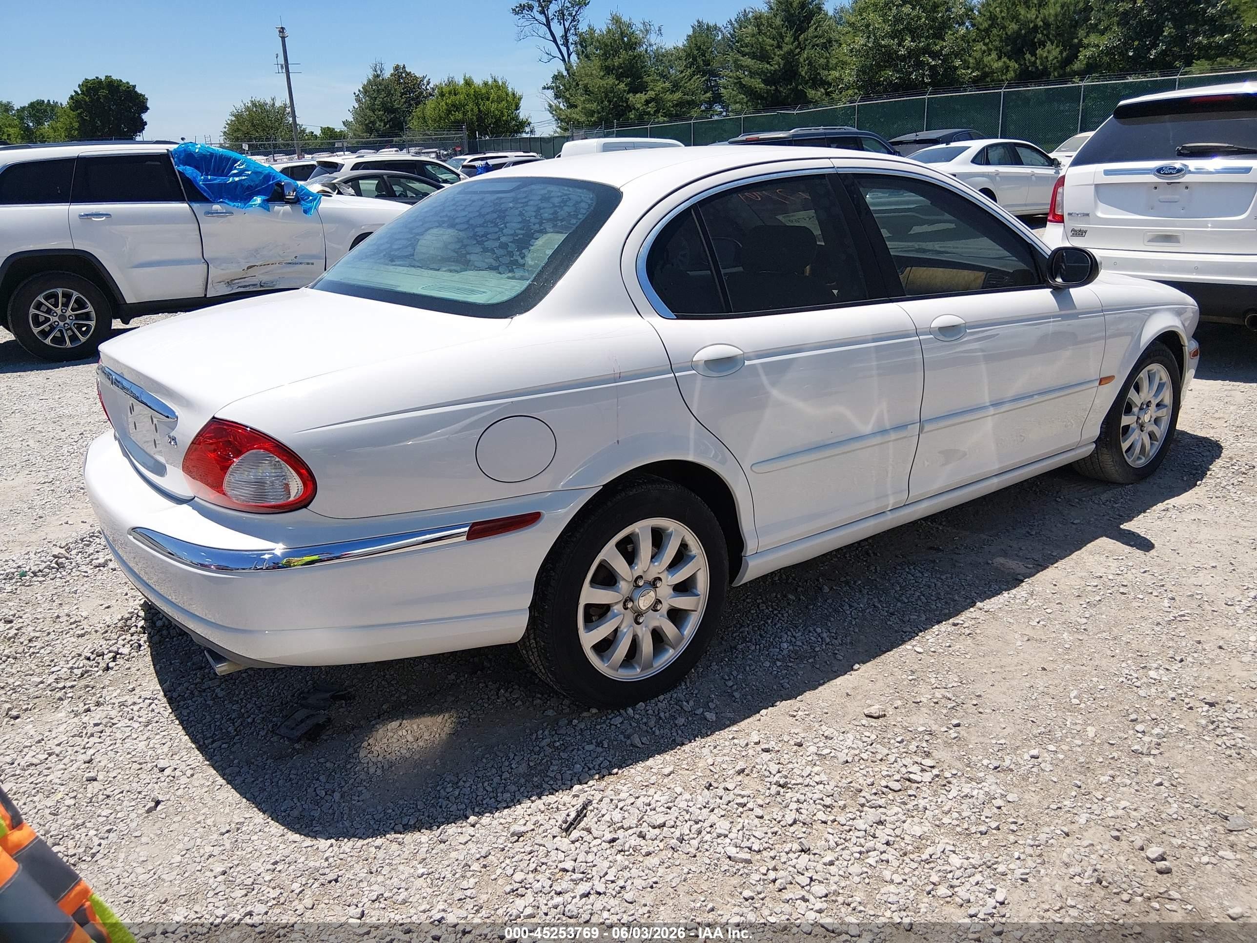 2003 Jaguar X-type 2.5 White vin: SAJEA51D23XC99007