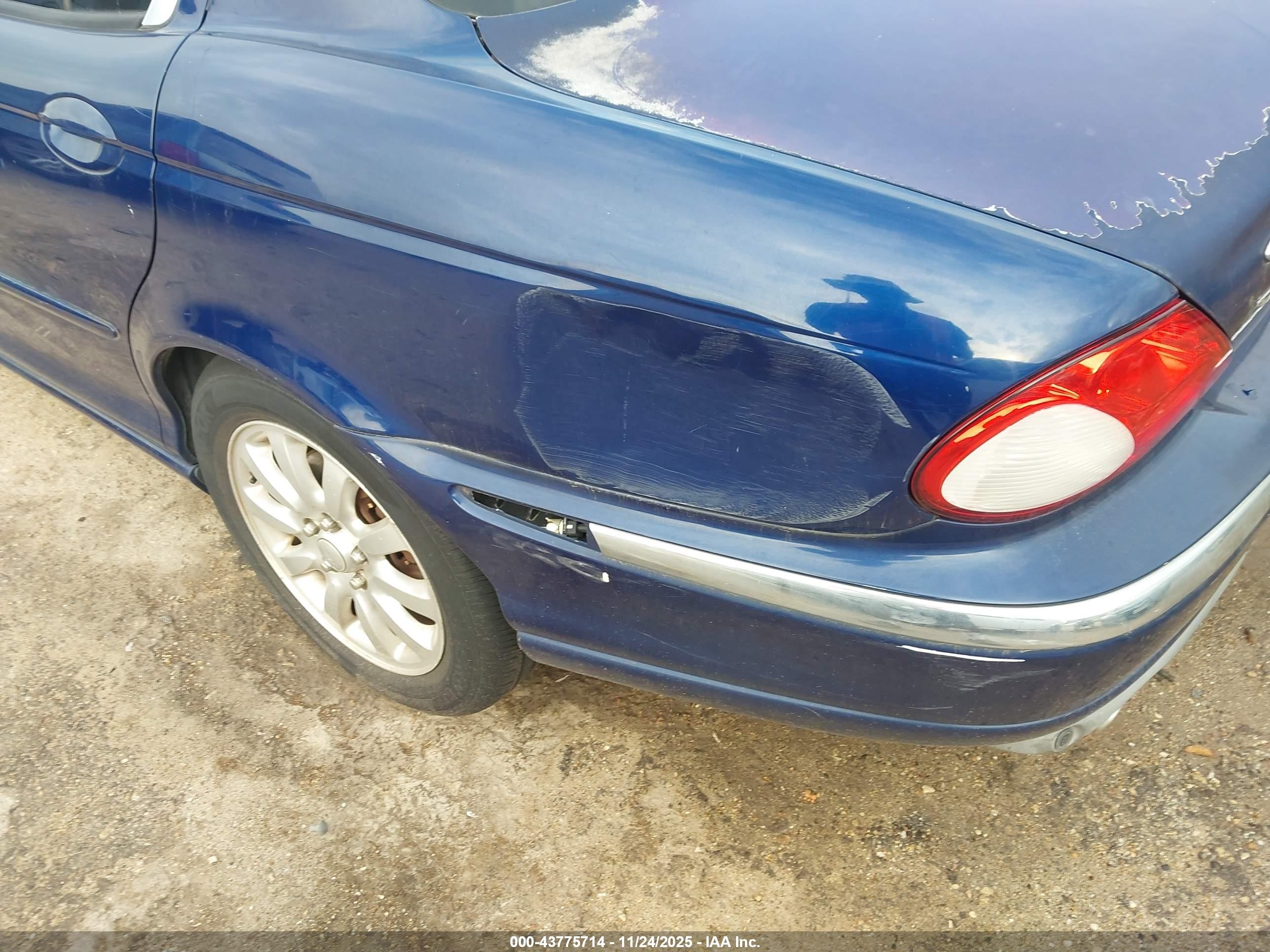 2002 Jaguar X-type 2.5l Dark Blue vin: SAJEA51D42XC60787