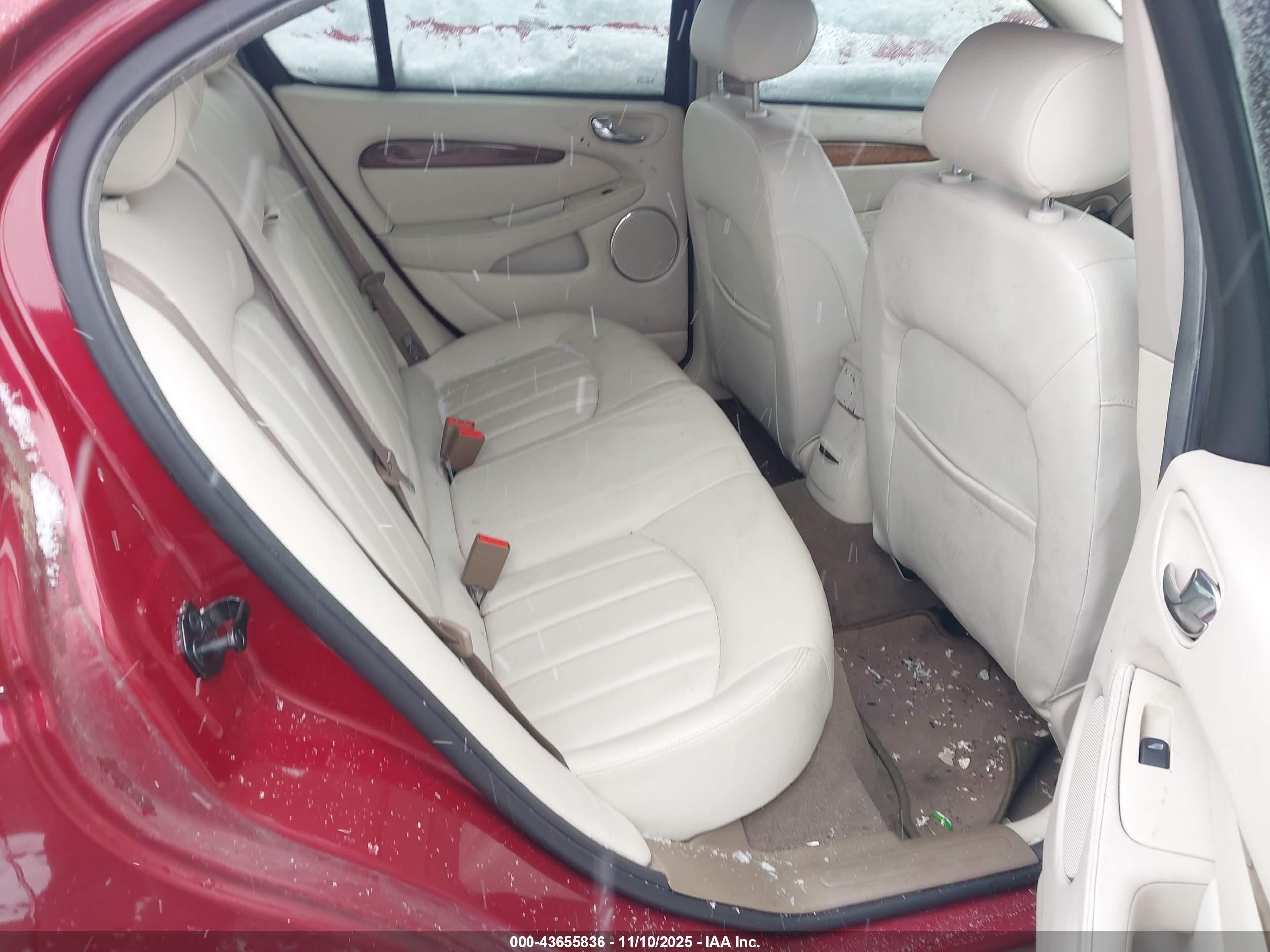 2002 Jaguar X-type 2.5l Red vin: SAJEA51D52XC67098