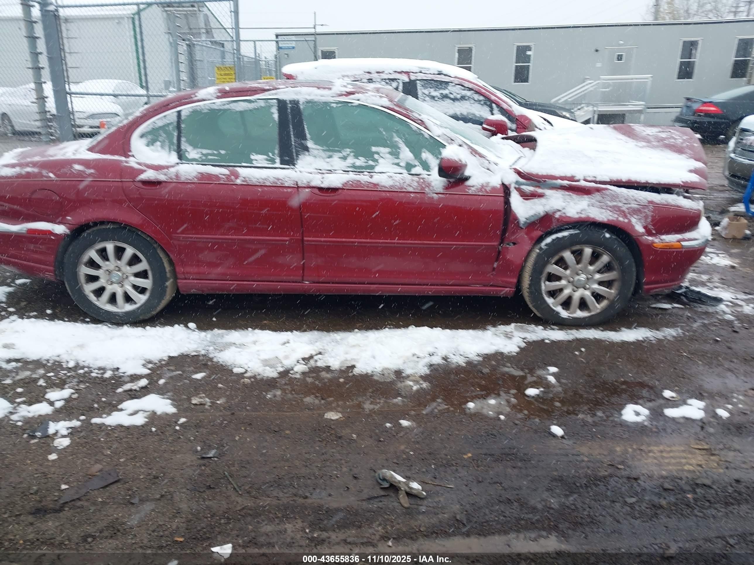 2002 Jaguar X-type 2.5l Red vin: SAJEA51D52XC67098