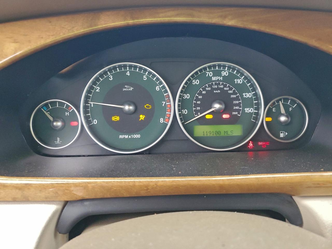 2002 Jaguar X-type 2.5 Red vin: SAJEA51D62XC56918