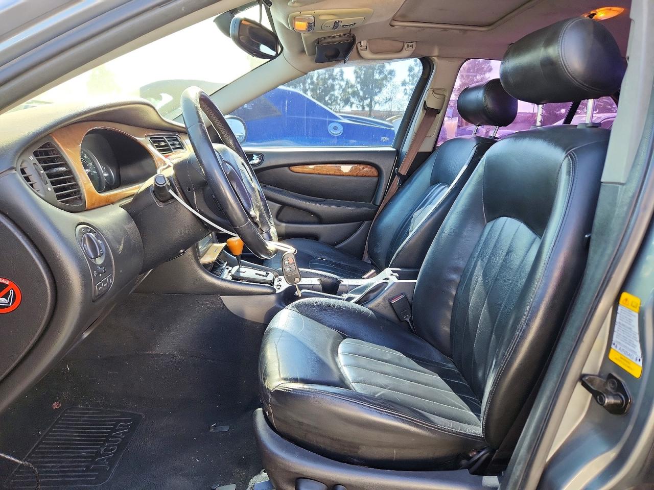 2002 Jaguar X-type 2.5 Gray vin: SAJEA51D62XC64372