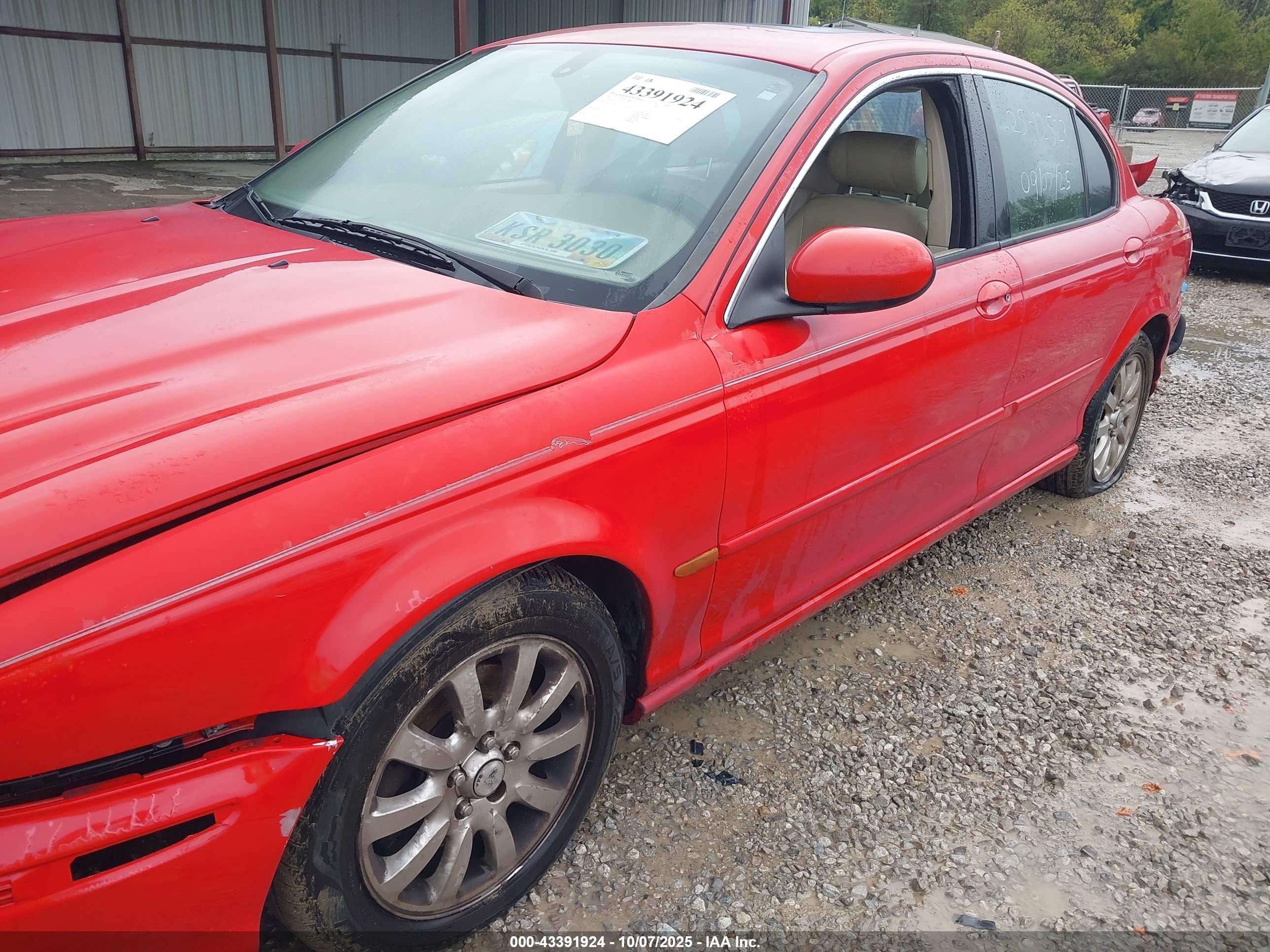 2002 Jaguar X-type 2.5l Red vin: SAJEA51D72XC23717