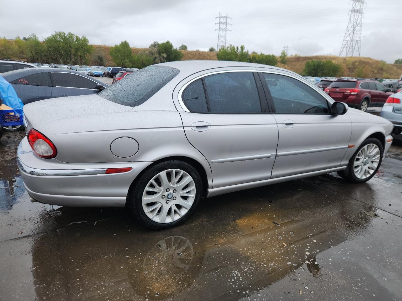 2002 Jaguar X-type 2.5 Silver vin: SAJEA51D92XC74006