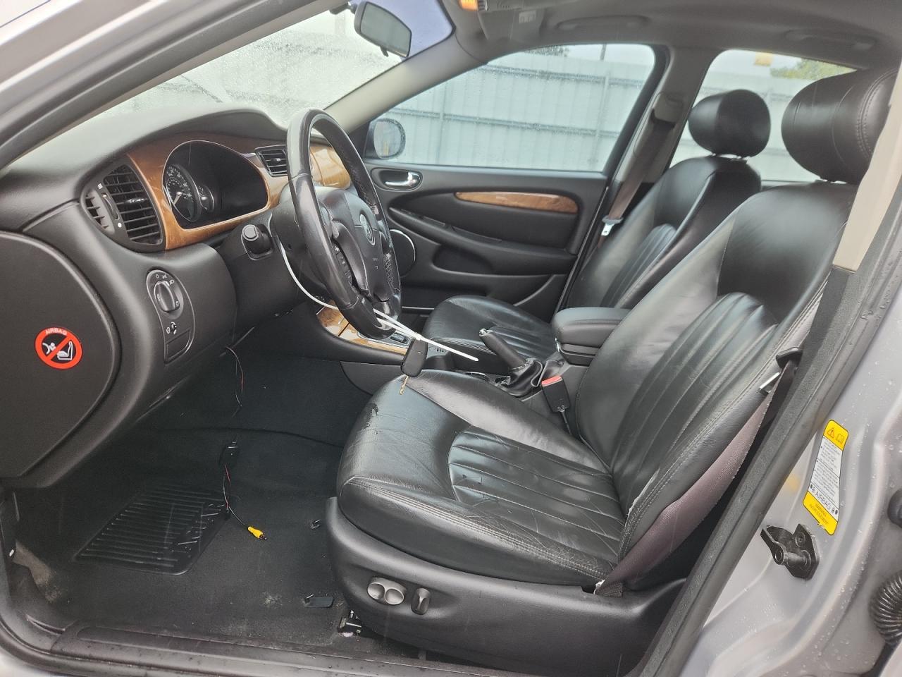 2002 Jaguar X-type 2.5 Silver vin: SAJEA51D92XC74006