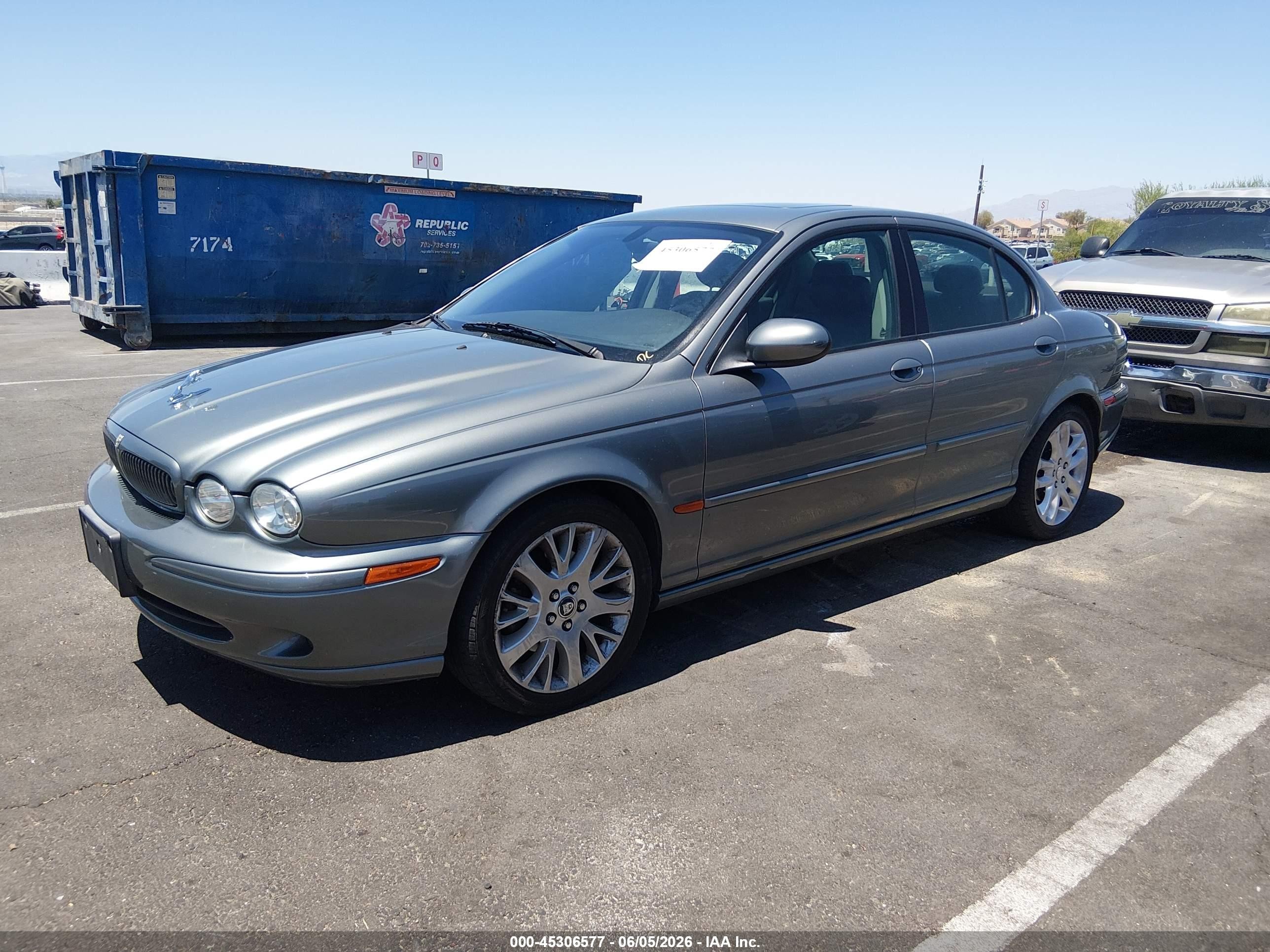 2003 Jaguar X-type 2.5 Silver vin: SAJEA53D33XC94489