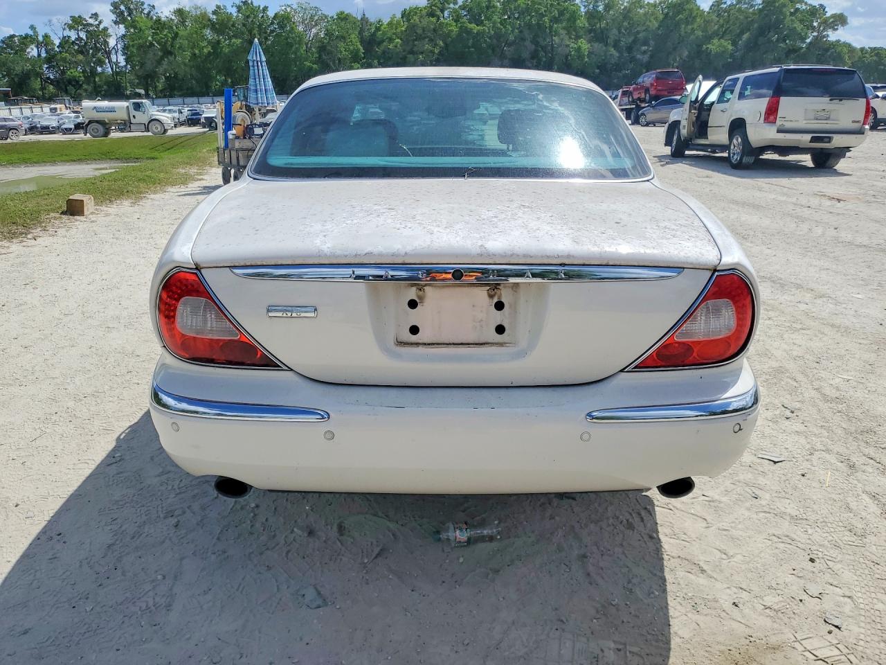 2004 Jaguar Xj8 White vin: SAJEA71C14SG03140