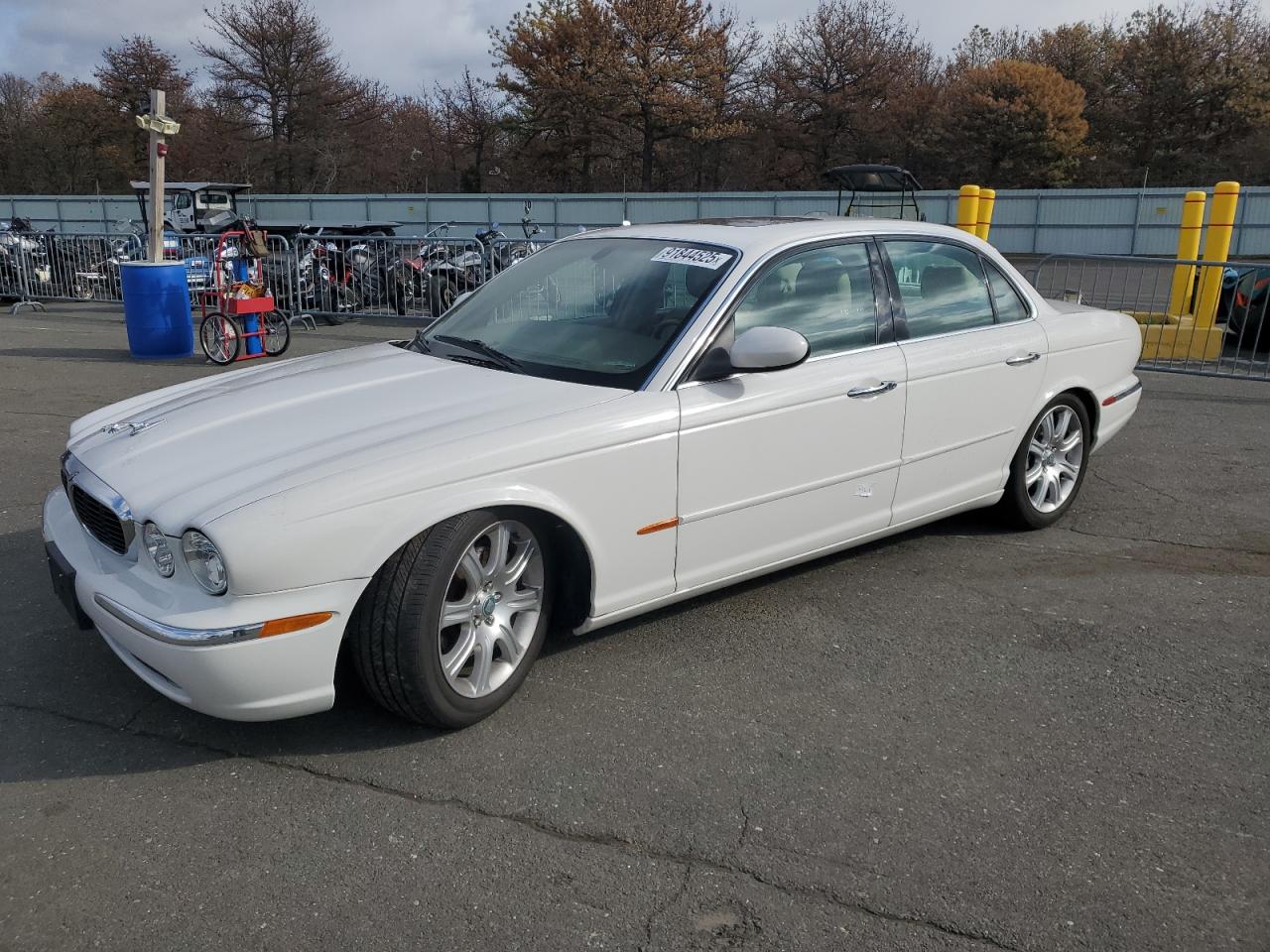 2004 Jaguar Xj8 Белый vin: SAJEA71C14SG11092