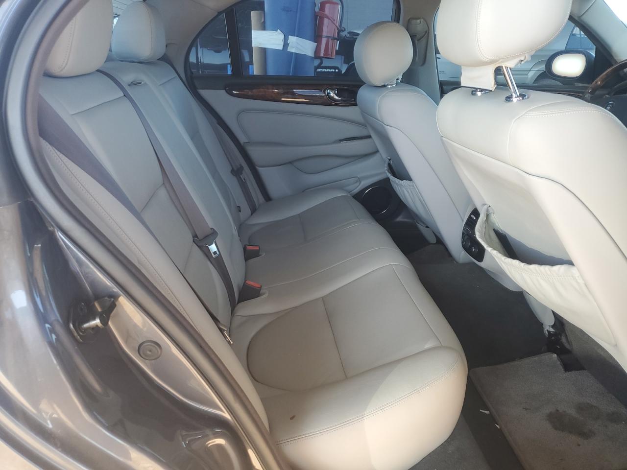 2004 Jaguar Xj8 Gray vin: SAJEA71C24SG11392