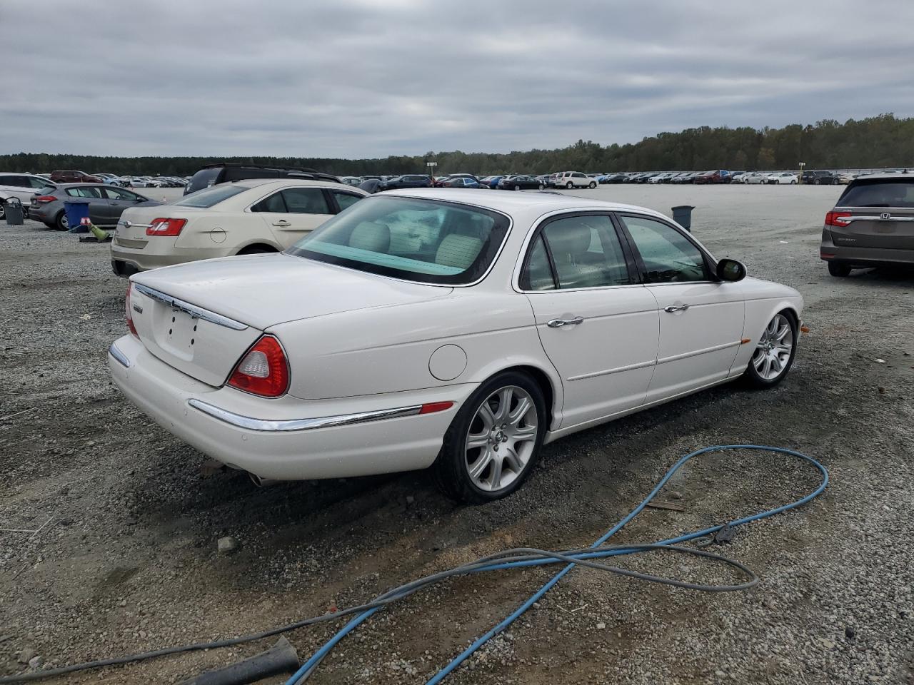 2004 Jaguar Xj8 White vin: SAJEA71C34SG01423