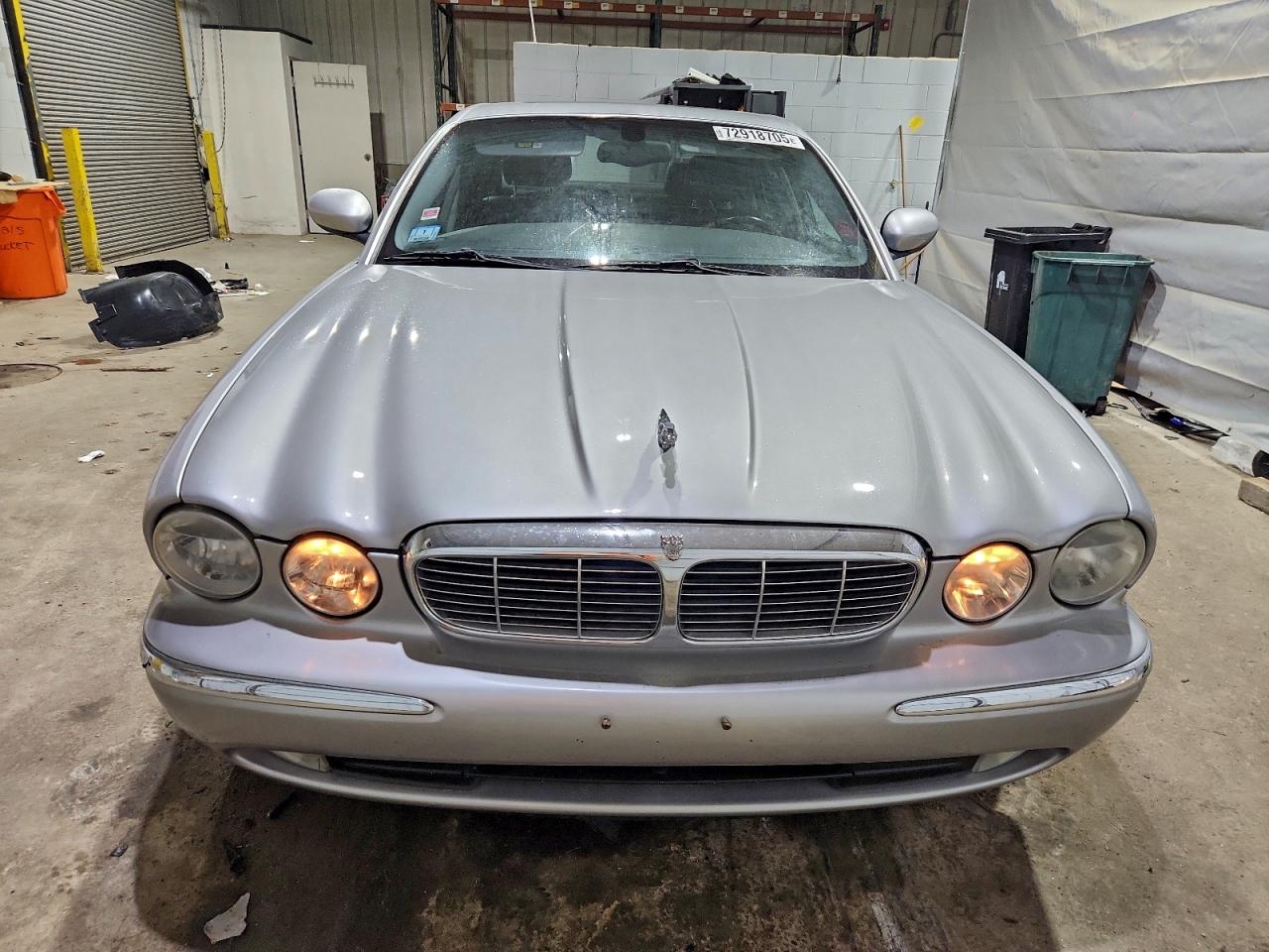 2004 Jaguar Xj8 Silver vin: SAJEA71C84SG03085