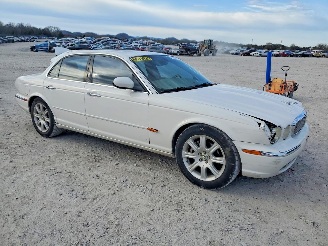 2004 Jaguar Xj8 White vin: SAJEA71C84SG12031