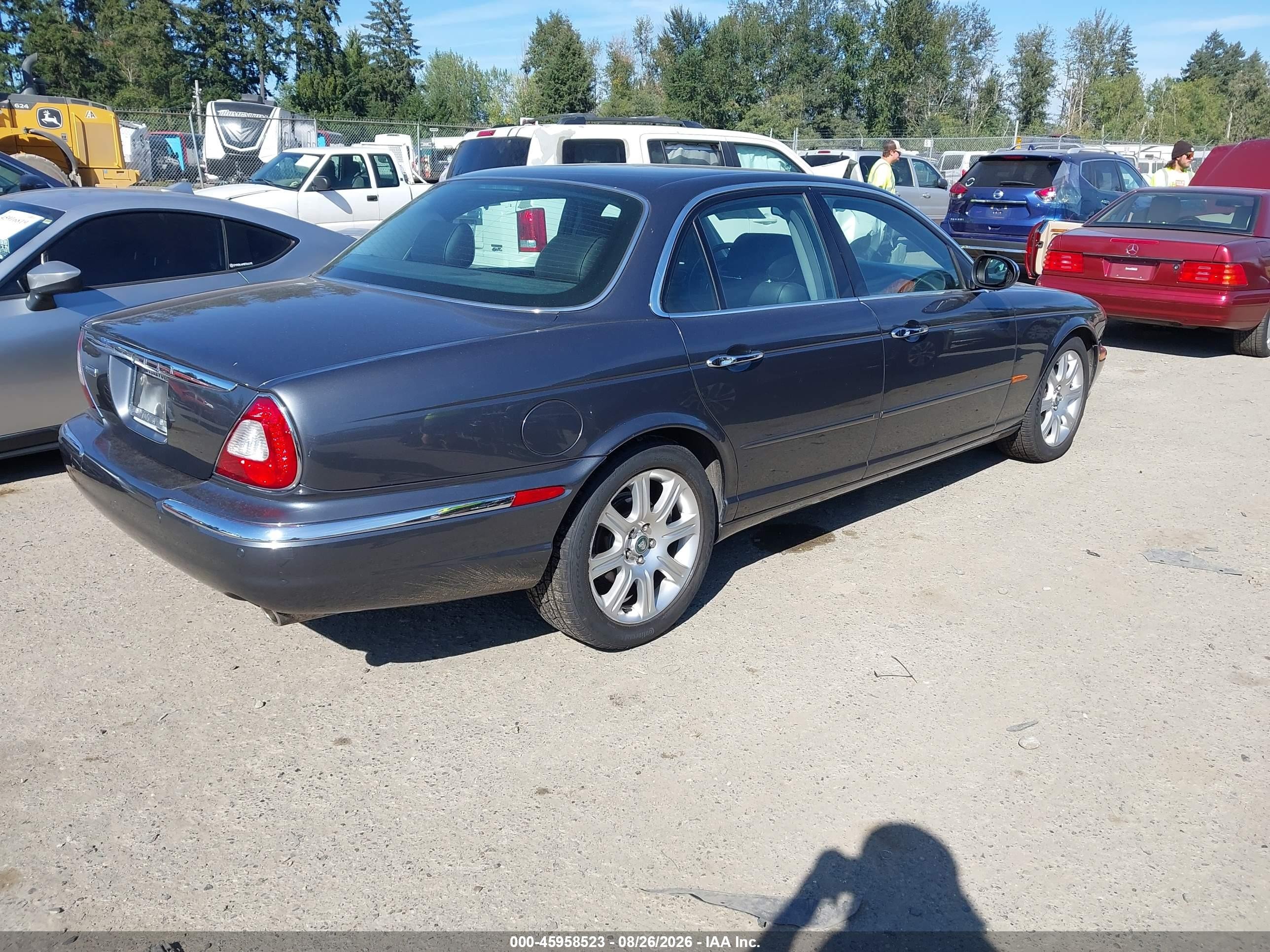 2004 Jaguar Xj Vanden Plas Gray vin: SAJEA74C24SG10478