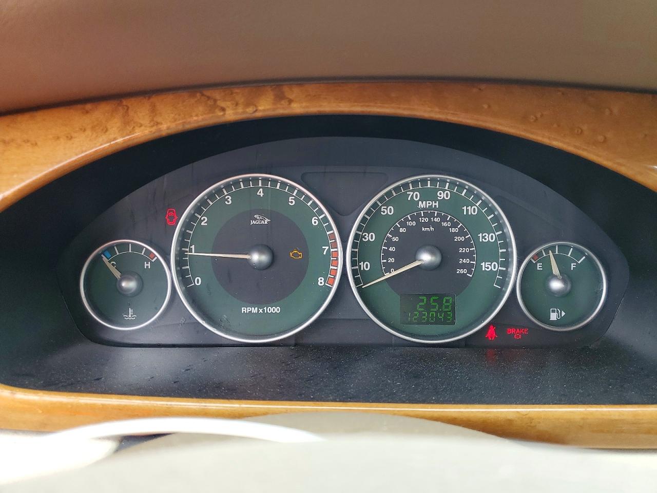 2002 Jaguar X-type 2.5 Green vin: SAJEB51D02XC77633