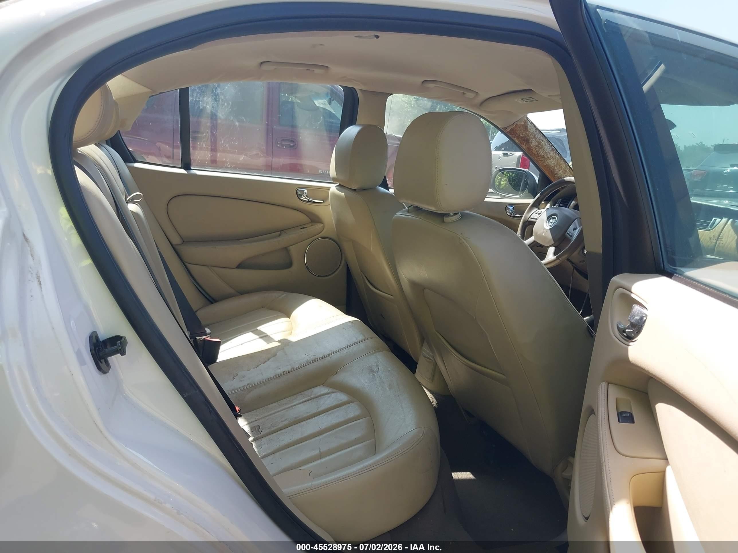 2004 Jaguar X-type 2.5 Белый vin: SAJEB52D24XD94180